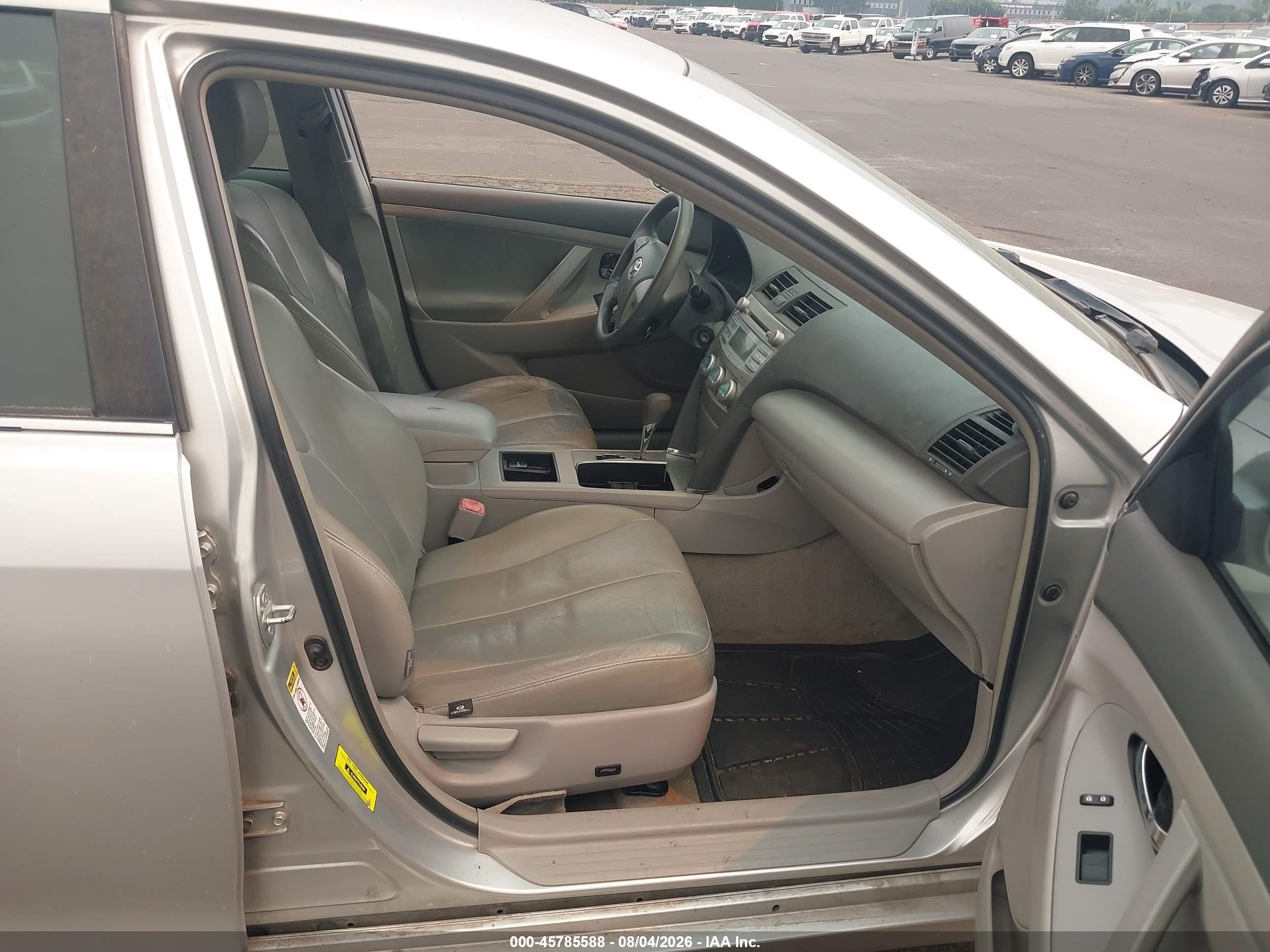 2009 Toyota Camry Le Silver vin: 4T1BE46K29U353593