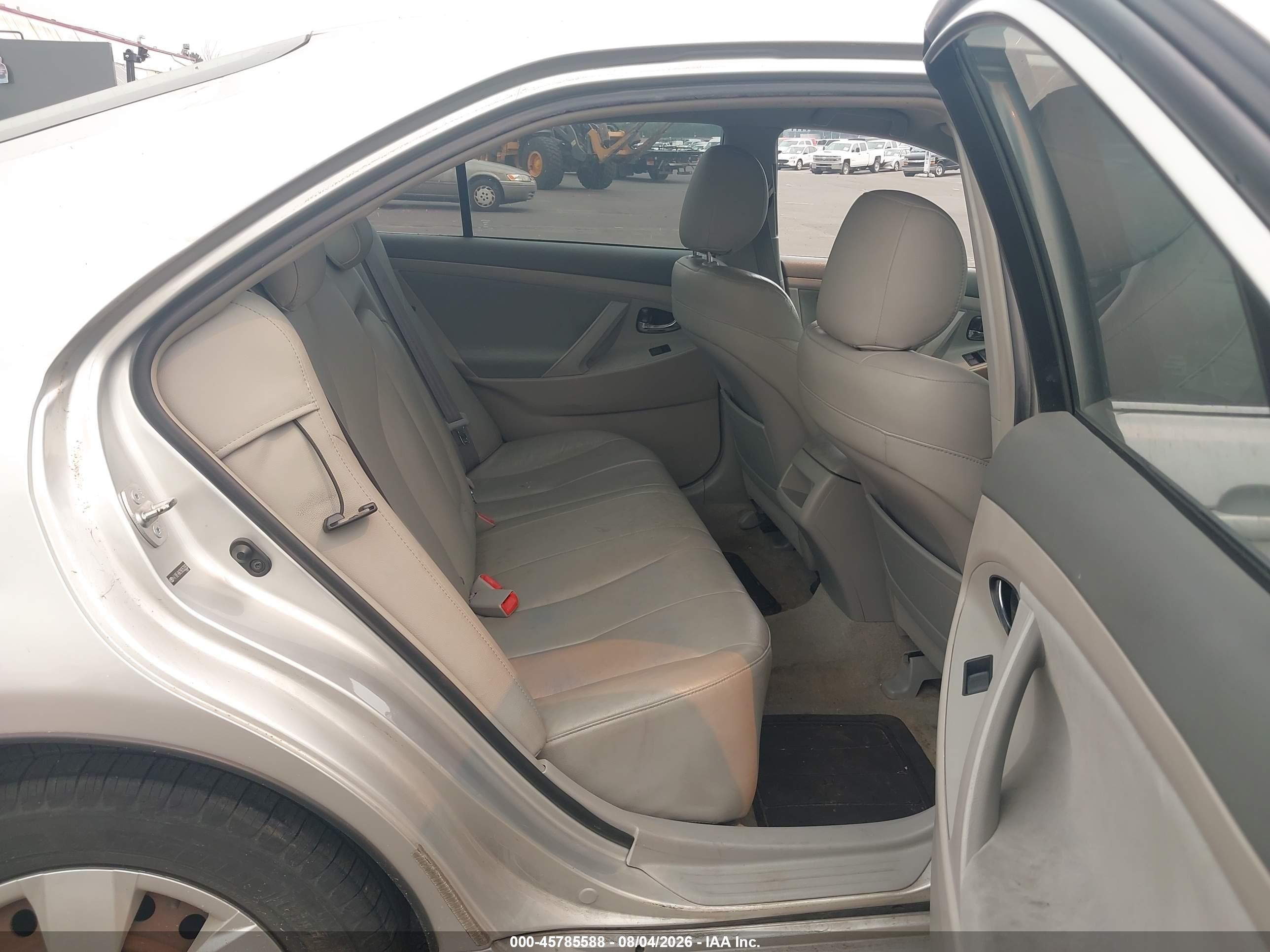 2009 Toyota Camry Le Silver vin: 4T1BE46K29U353593