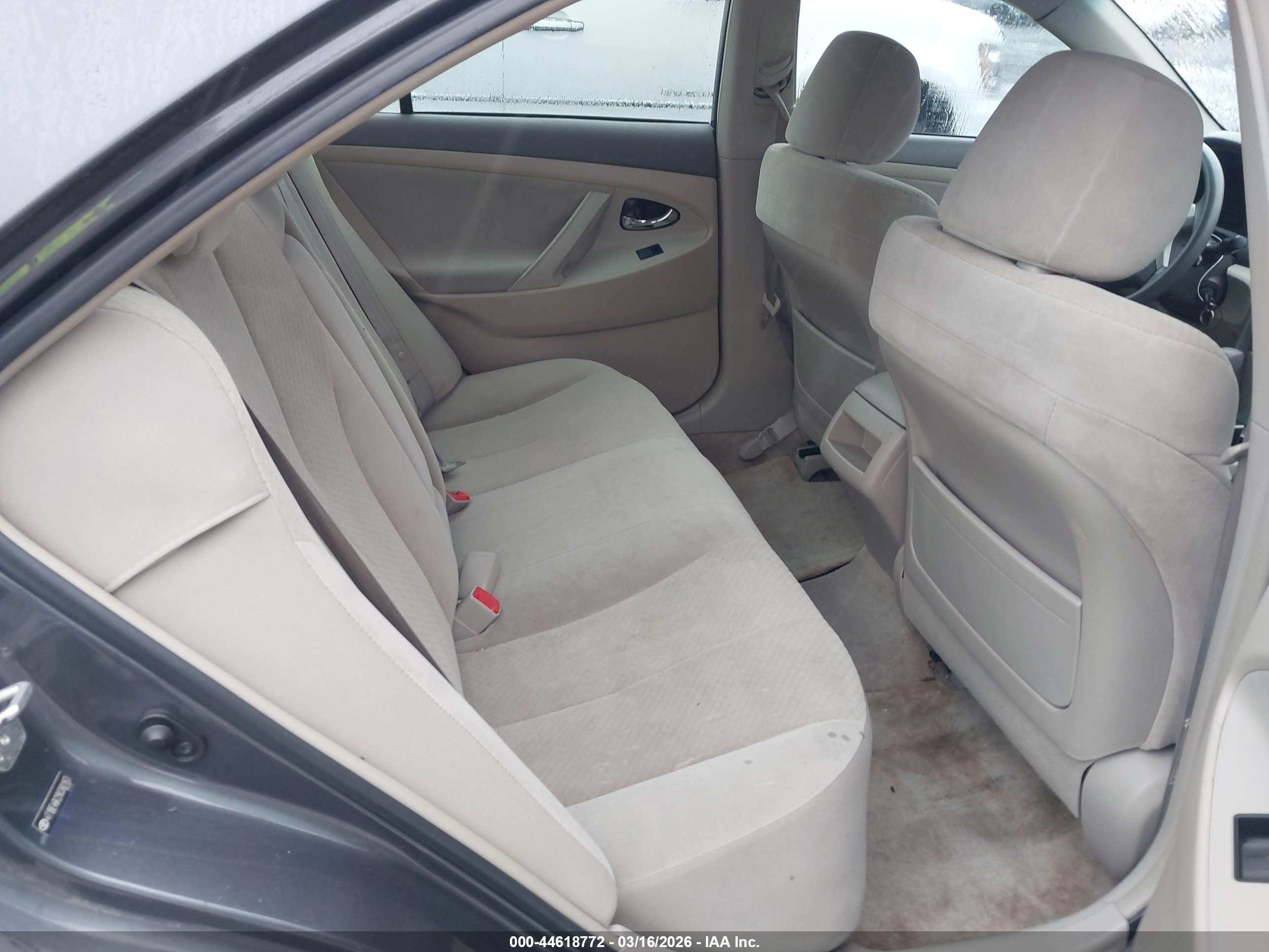 2009 Toyota Camry Le Gray vin: 4T1BE46K29U380163