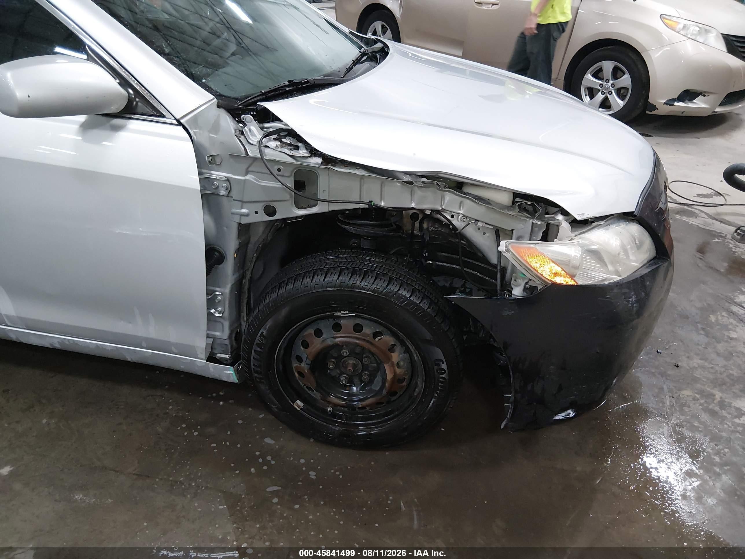 2009 Toyota Camry Le Gray vin: 4T1BE46K29U381085