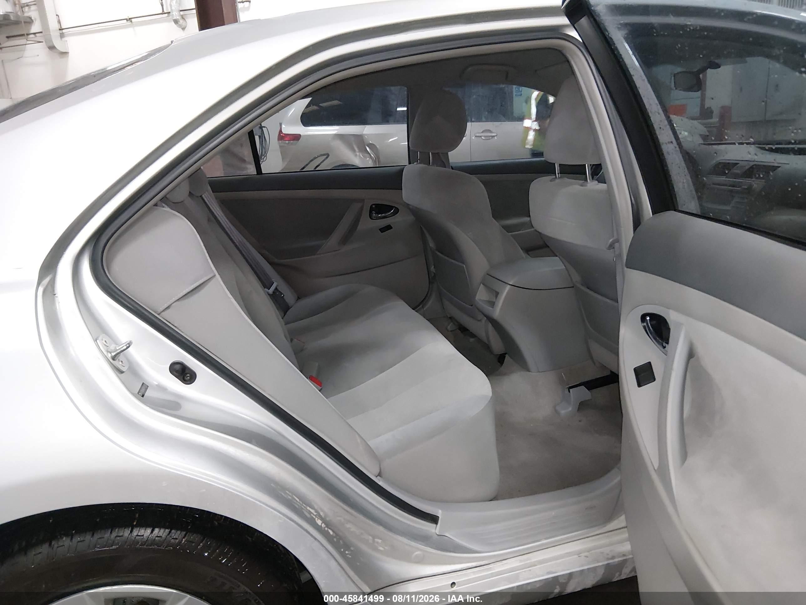 2009 Toyota Camry Le Gray vin: 4T1BE46K29U381085