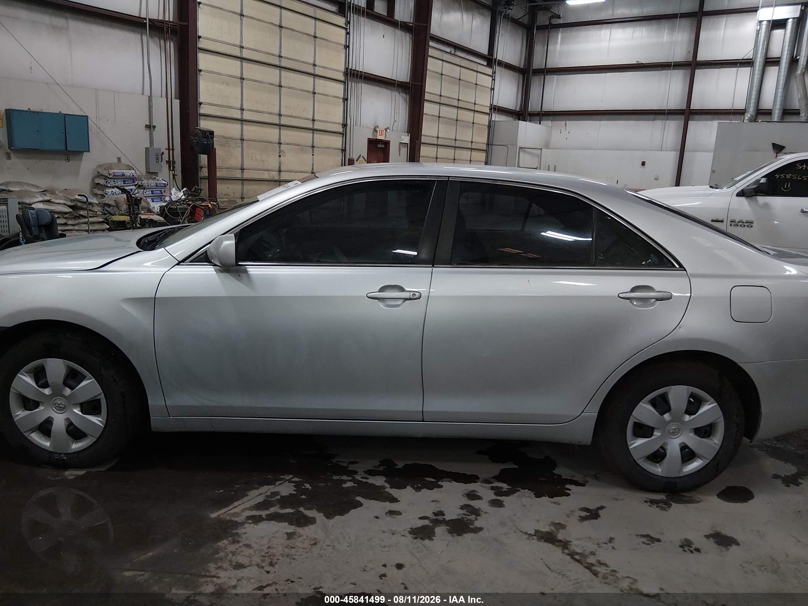 2009 Toyota Camry Le Gray vin: 4T1BE46K29U381085