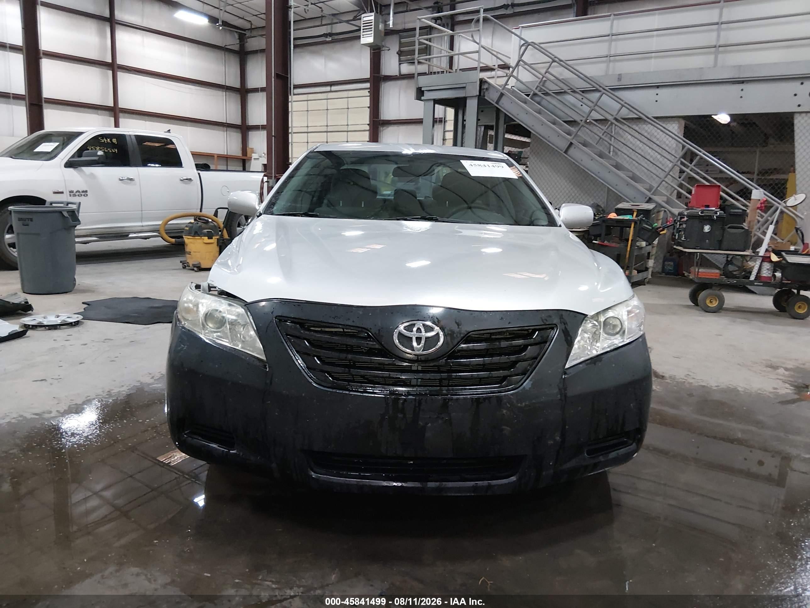 2009 Toyota Camry Le Gray vin: 4T1BE46K29U381085