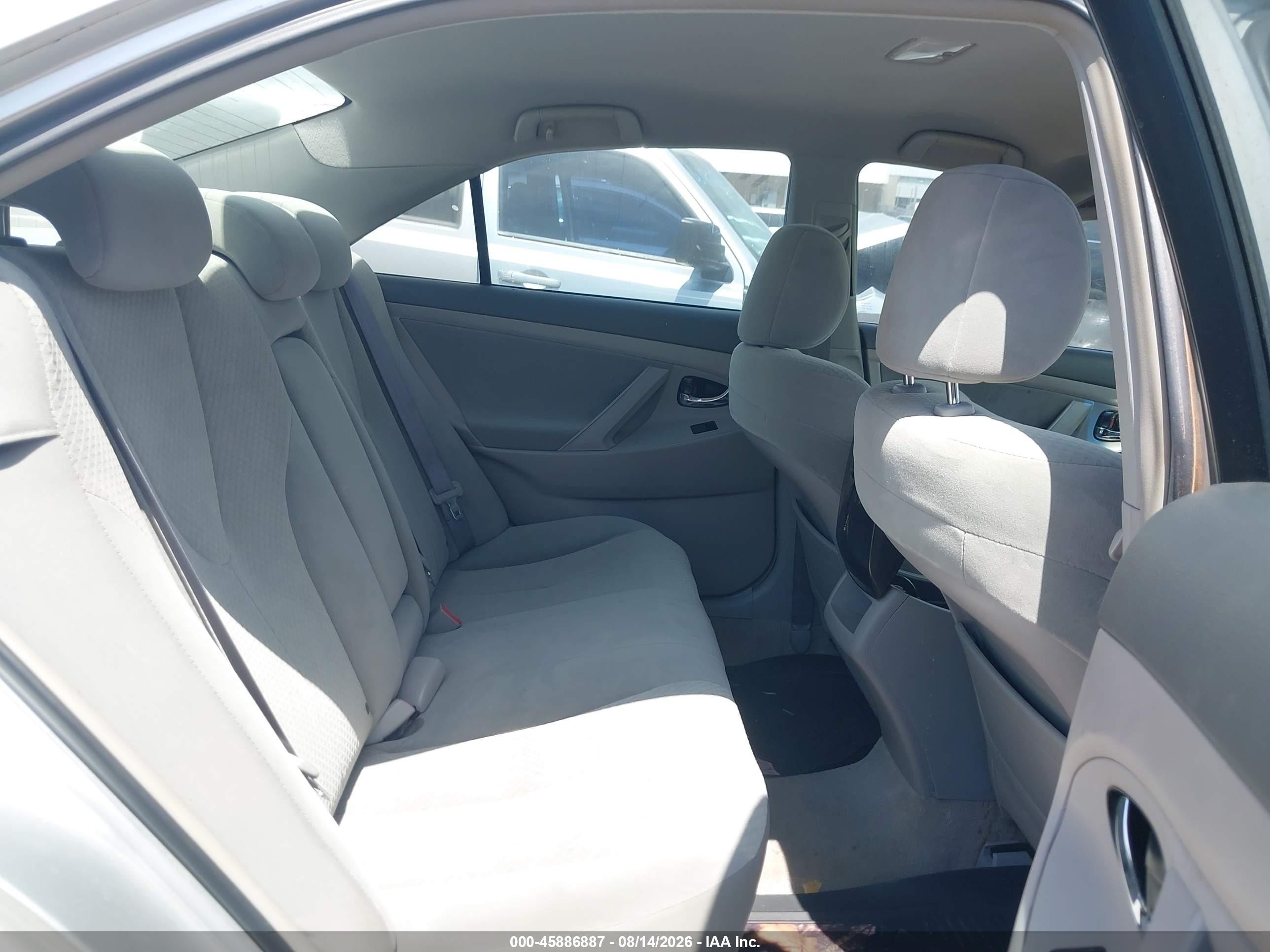2009 Toyota Camry Le Серебряный vin: 4T1BE46K29U381412