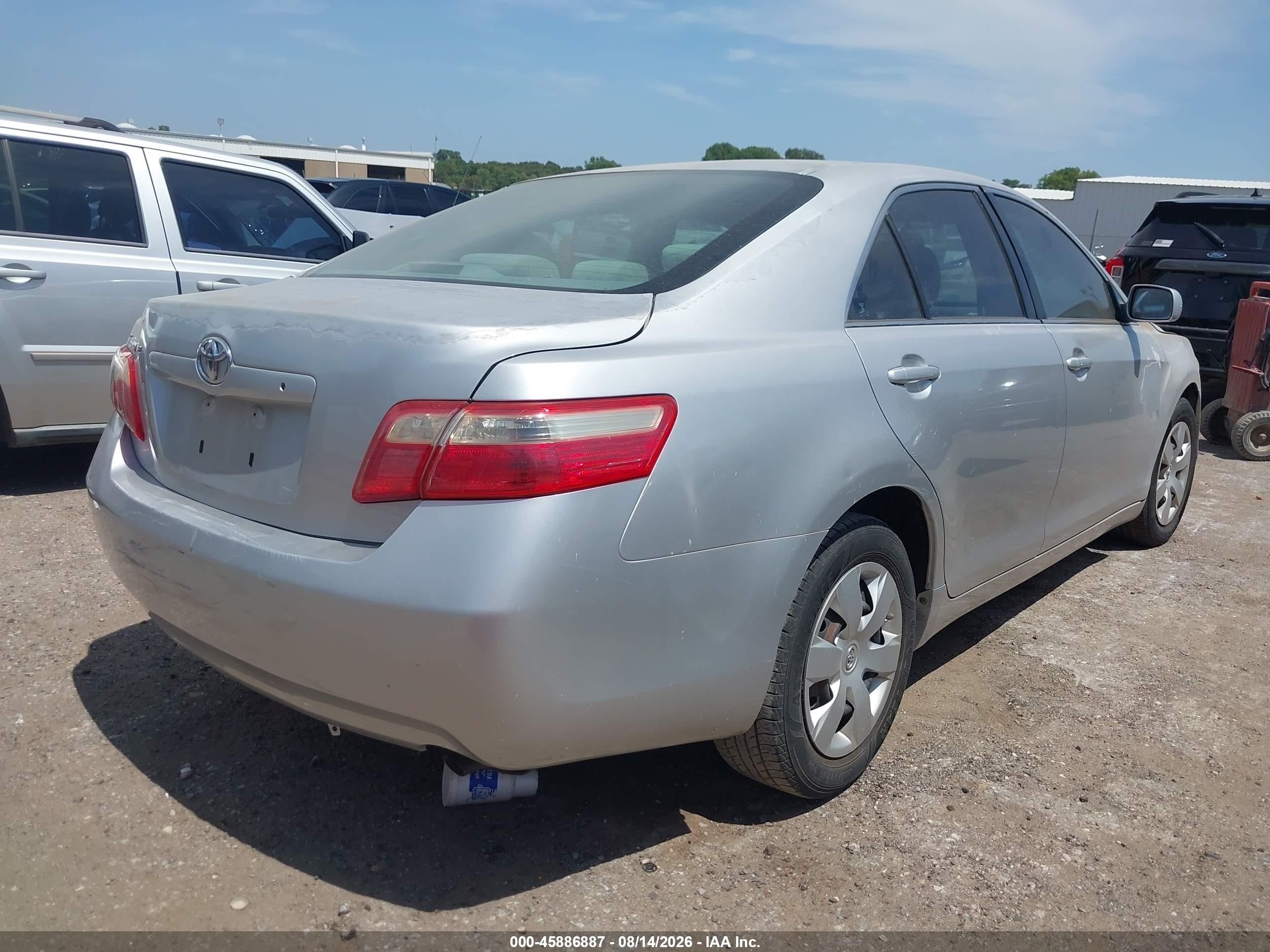 2009 Toyota Camry Le Серебряный vin: 4T1BE46K29U381412