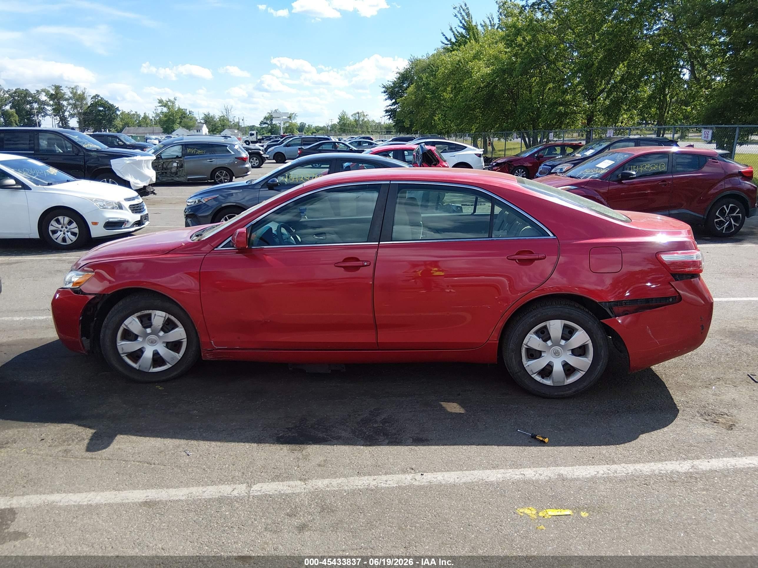 2009 Toyota Camry Le Red vin: 4T1BE46K29U392118