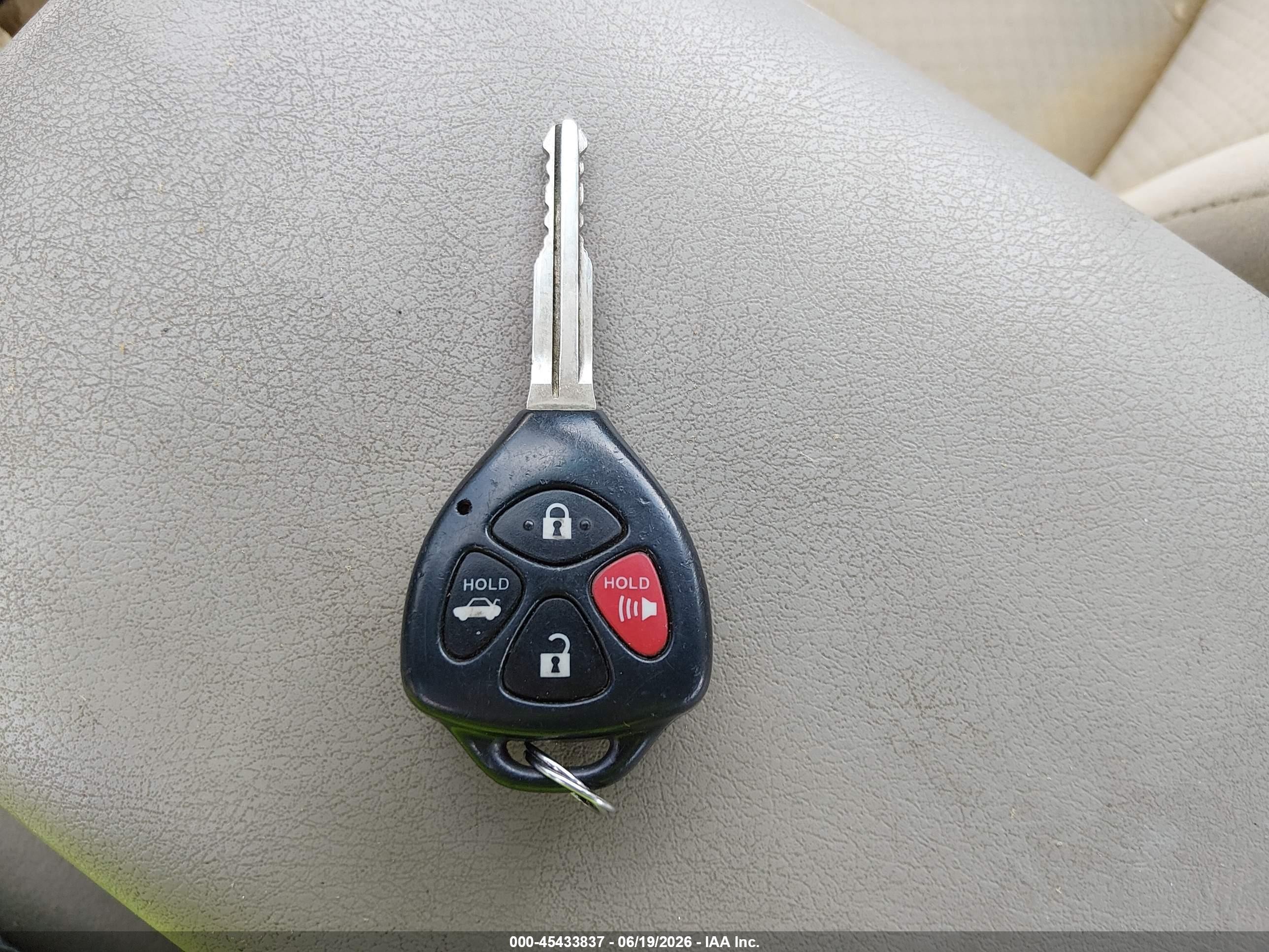 2009 Toyota Camry Le Red vin: 4T1BE46K29U392118