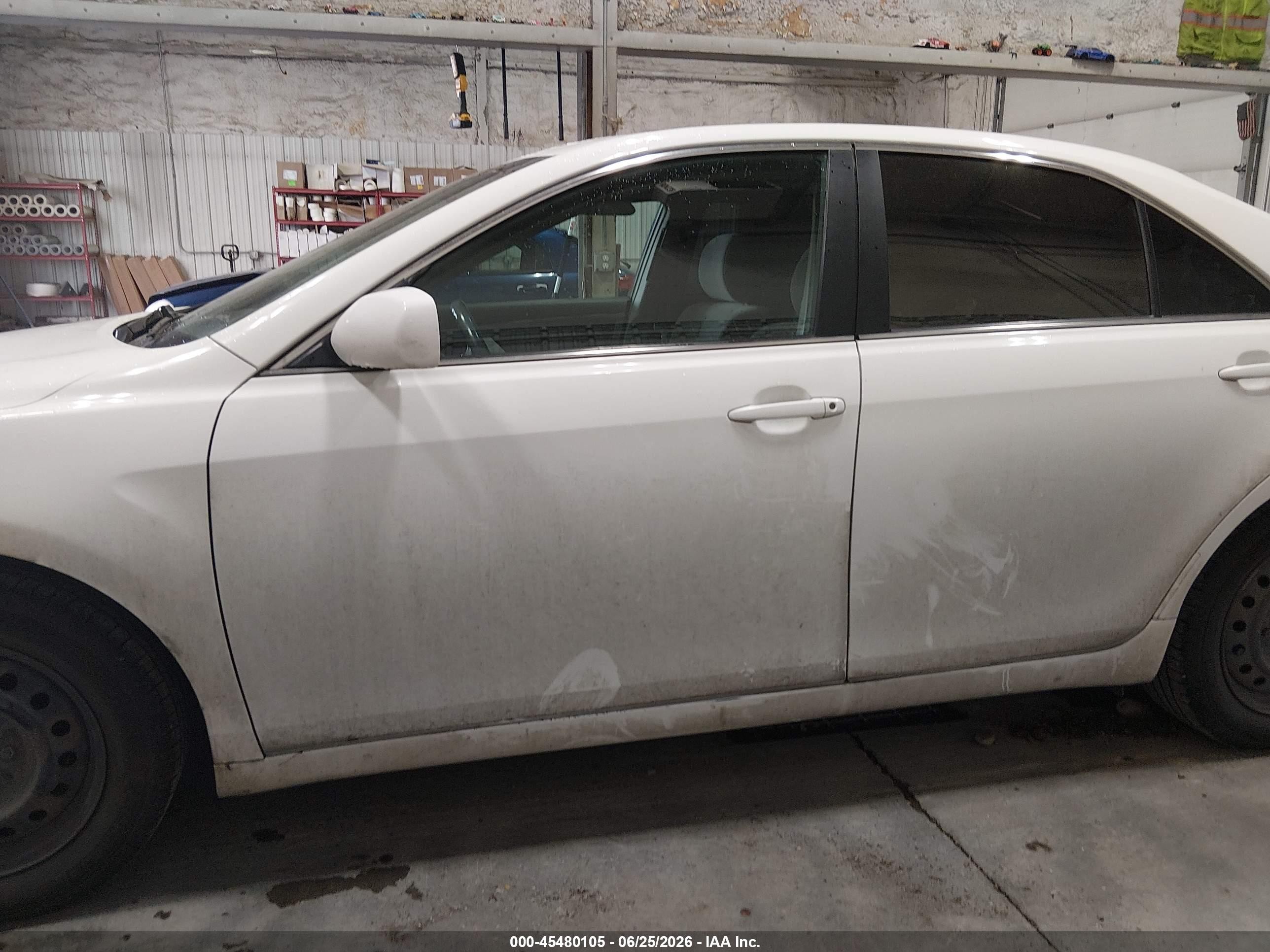 2009 Toyota Camry Le White vin: 4T1BE46K29U811486