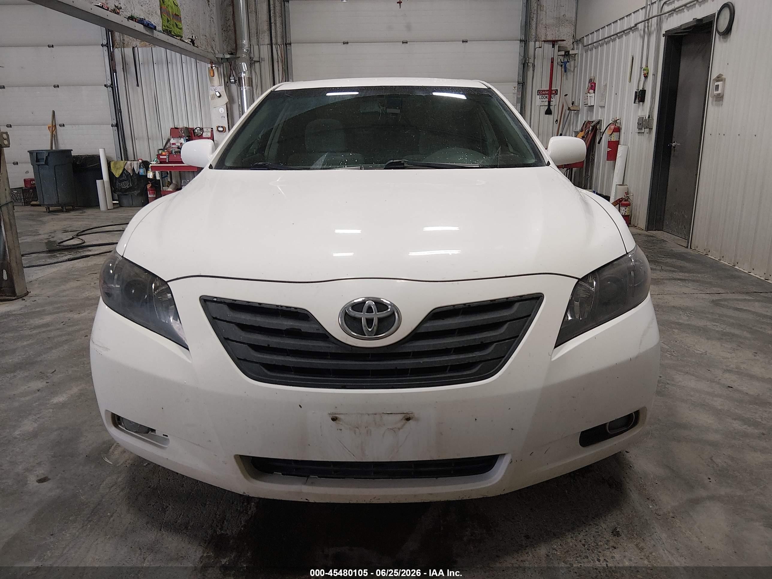 2009 Toyota Camry Le White vin: 4T1BE46K29U811486