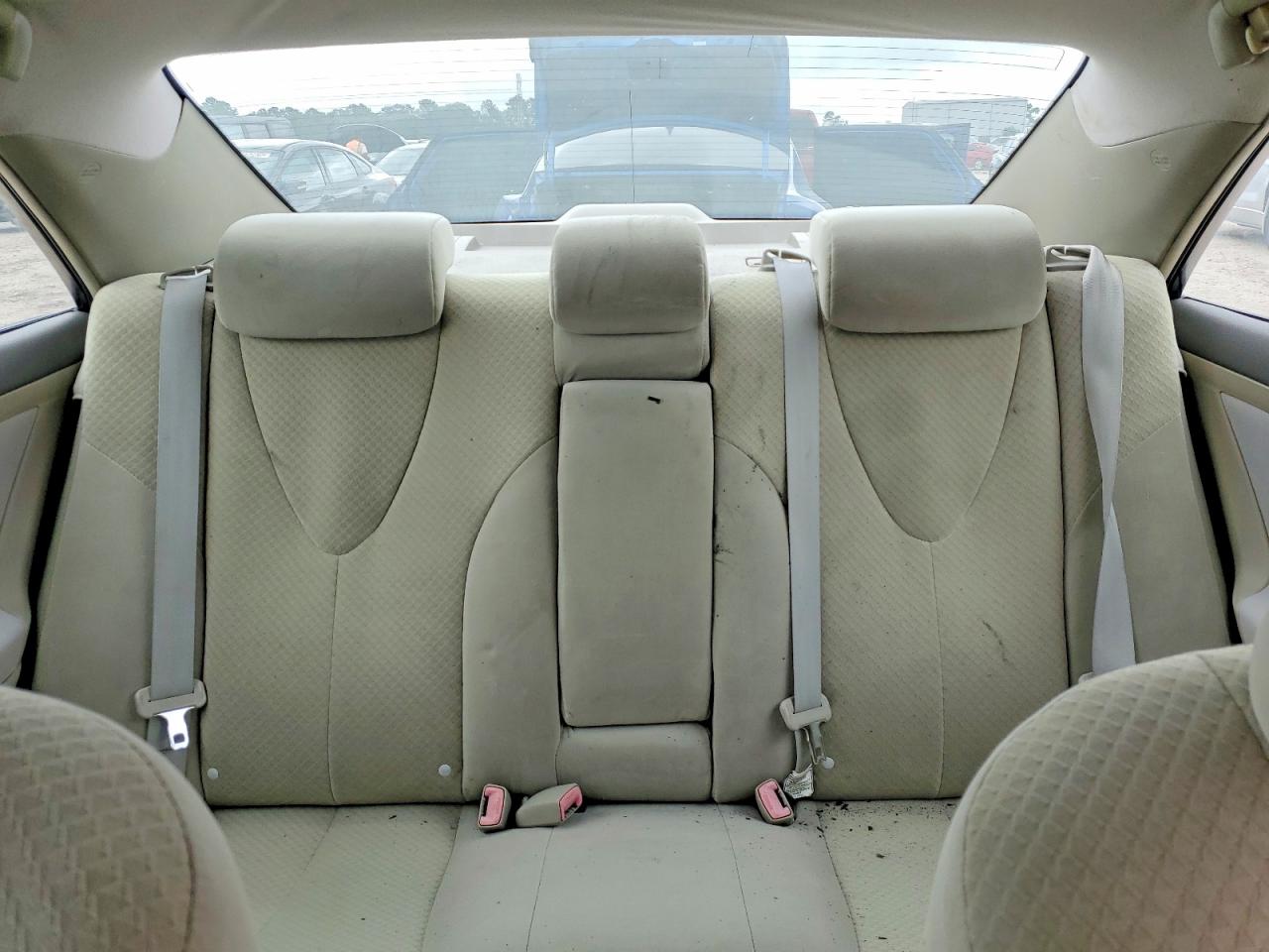 2009 Toyota Camry Le Gold vin: 4T1BE46K29U826392