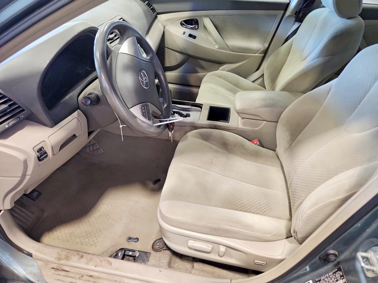 2009 Toyota Camry Le Gray vin: 4T1BE46K29U828952