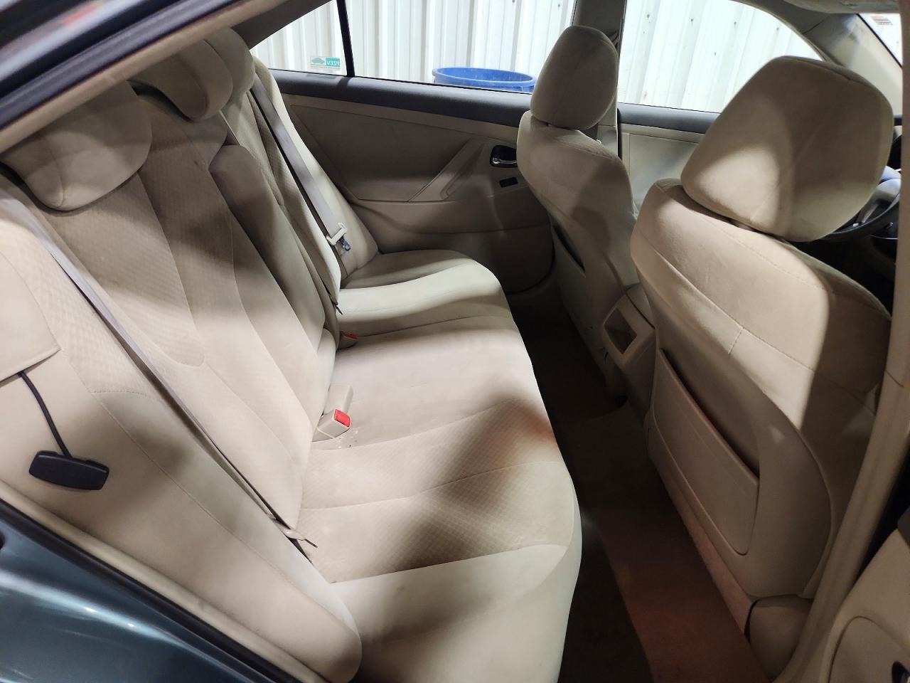 2009 Toyota Camry Le Gray vin: 4T1BE46K29U828952