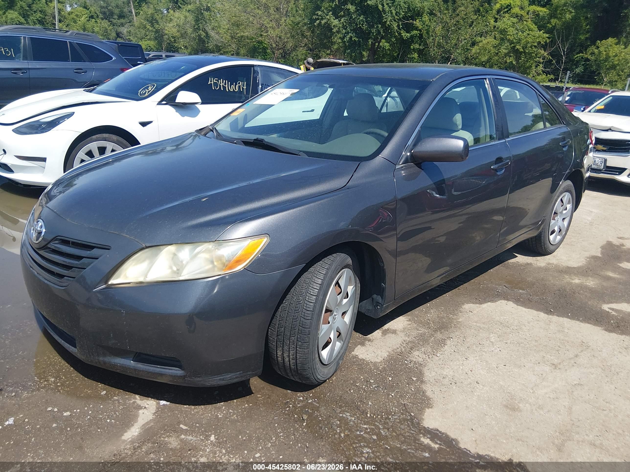 2009 Toyota Camry Le Gray vin: 4T1BE46K29U867265