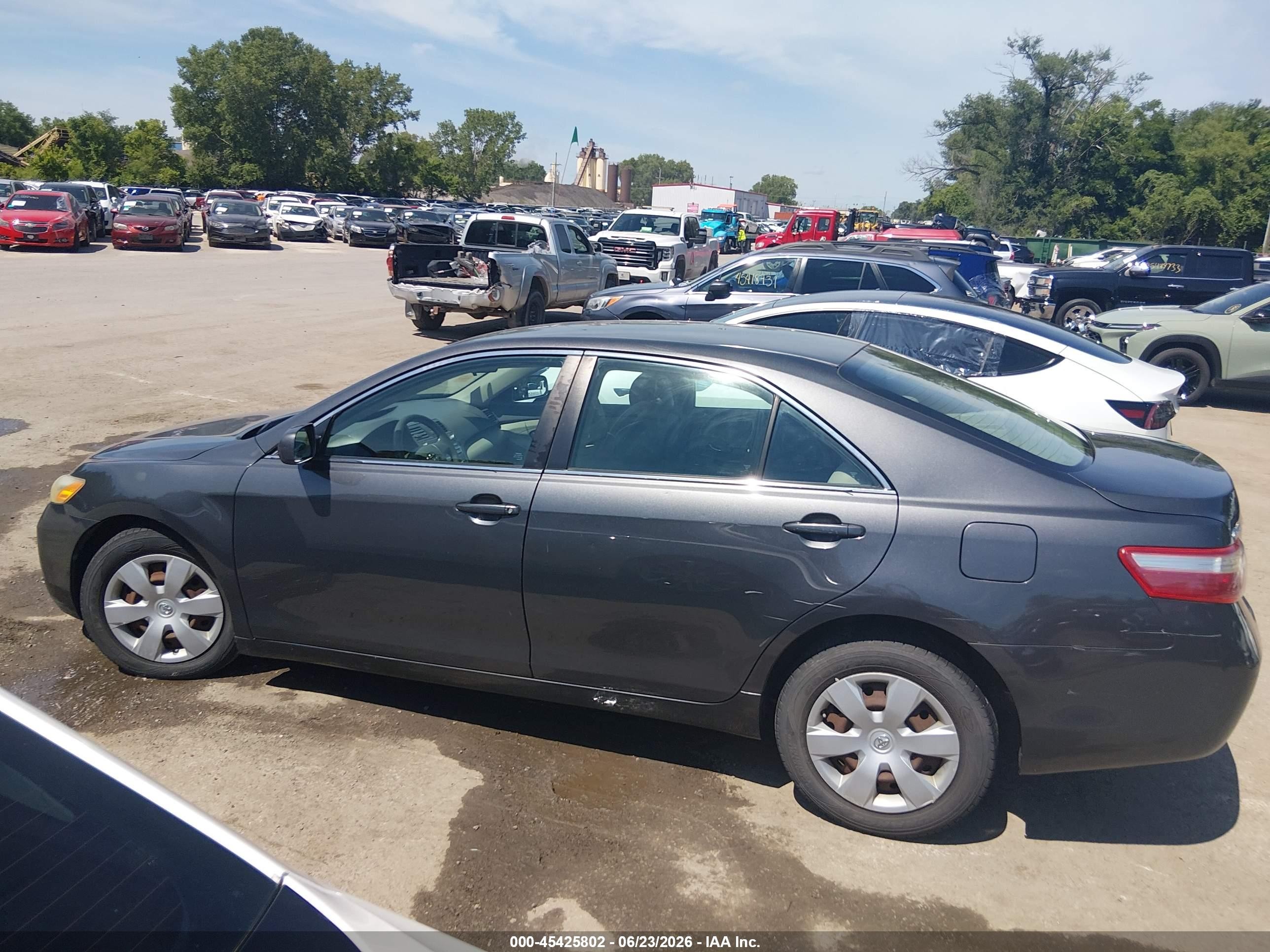 2009 Toyota Camry Le Gray vin: 4T1BE46K29U867265