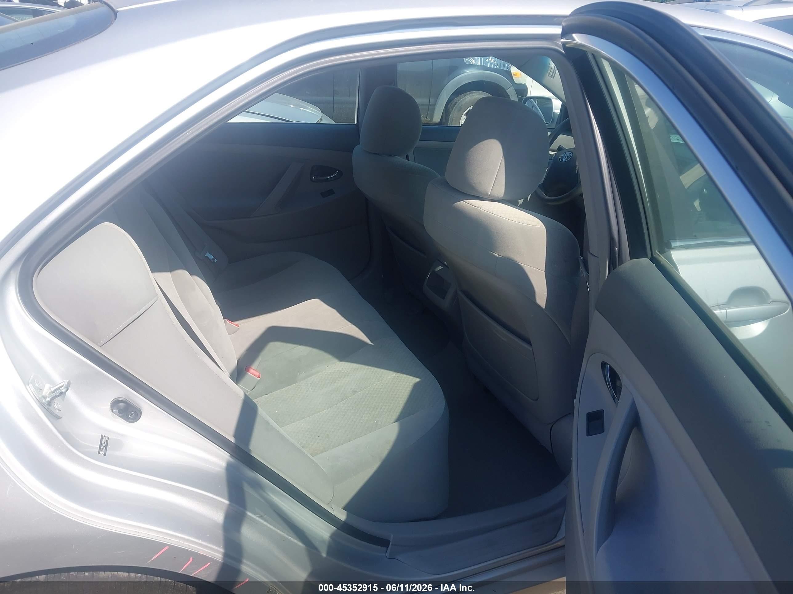2009 Toyota Camry Le Silver vin: 4T1BE46K29U884261