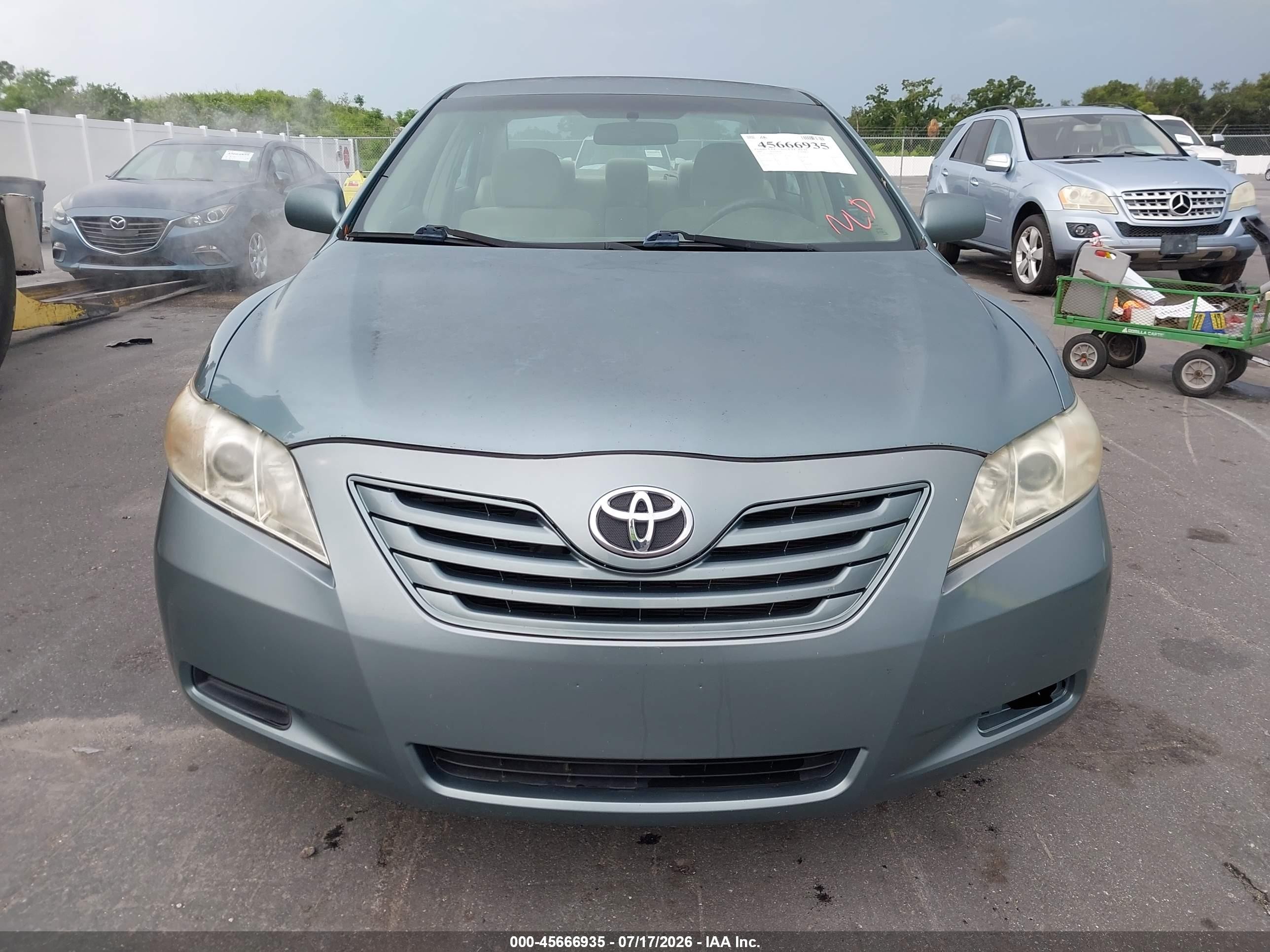 2009 Toyota Camry Le Green vin: 4T1BE46K29U917193