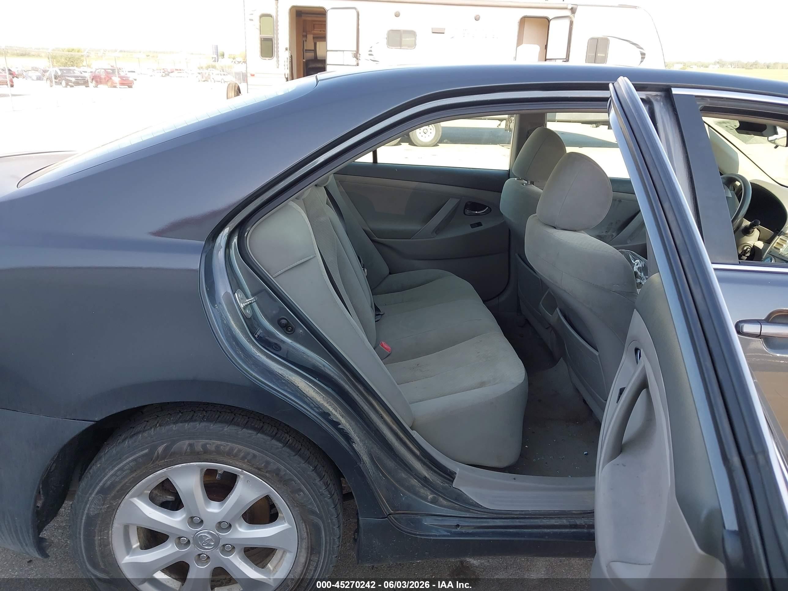 2007 Toyota Camry Le Gray vin: 4T1BE46K37U054045