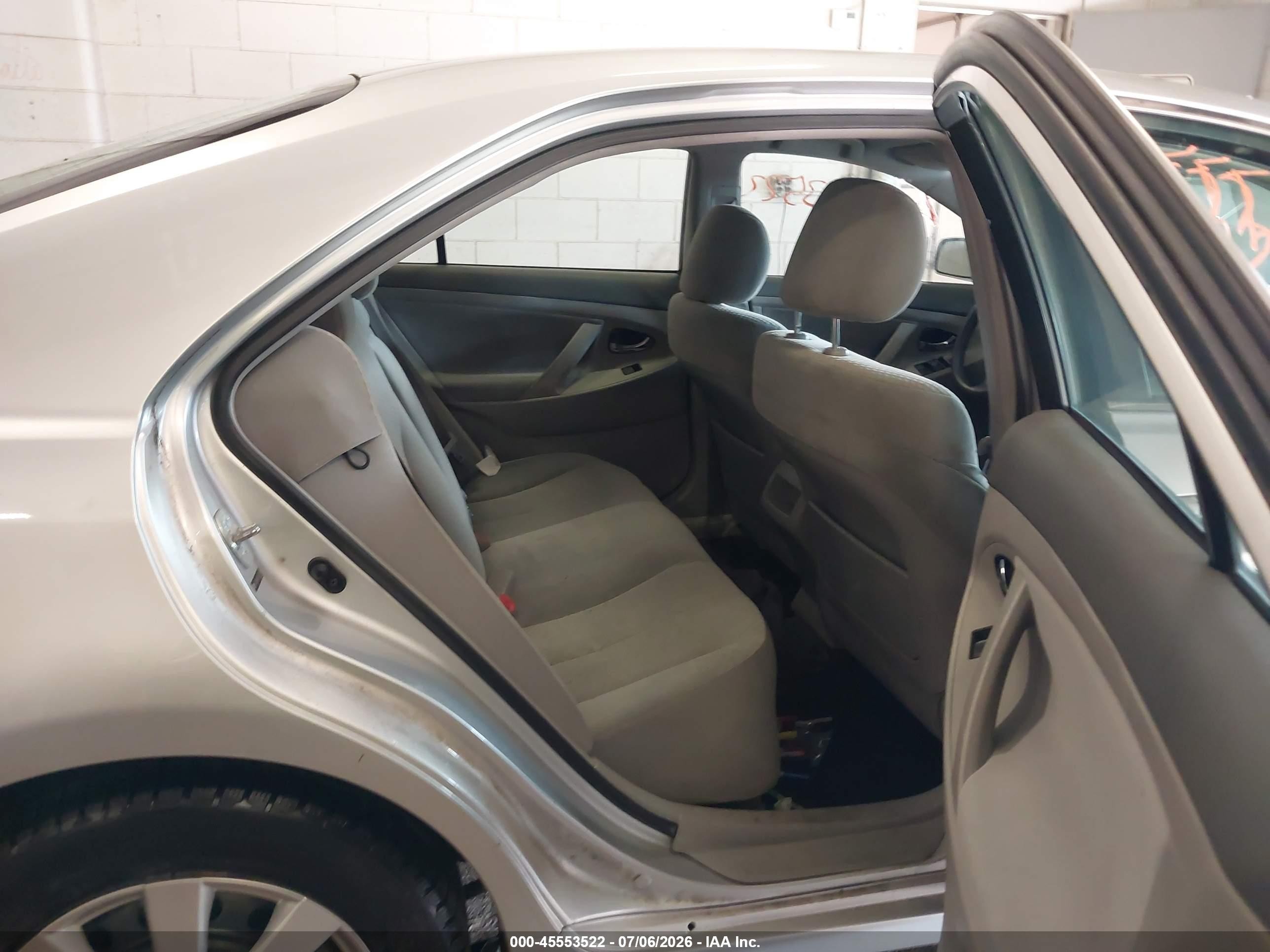 2007 Toyota Camry Le Серебряный vin: 4T1BE46K37U167879