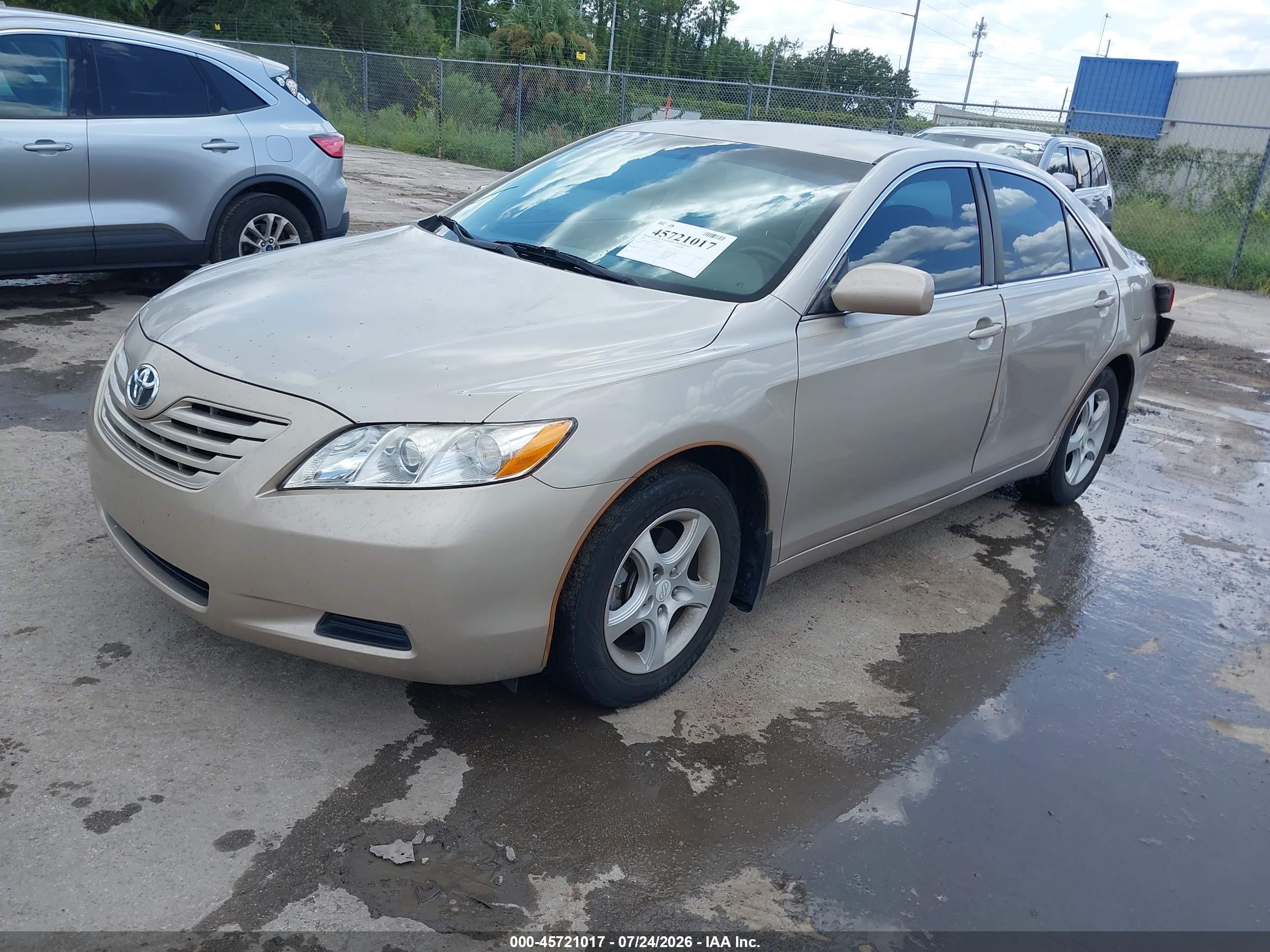 2007 Toyota Camry Le Gold vin: 4T1BE46K37U504115