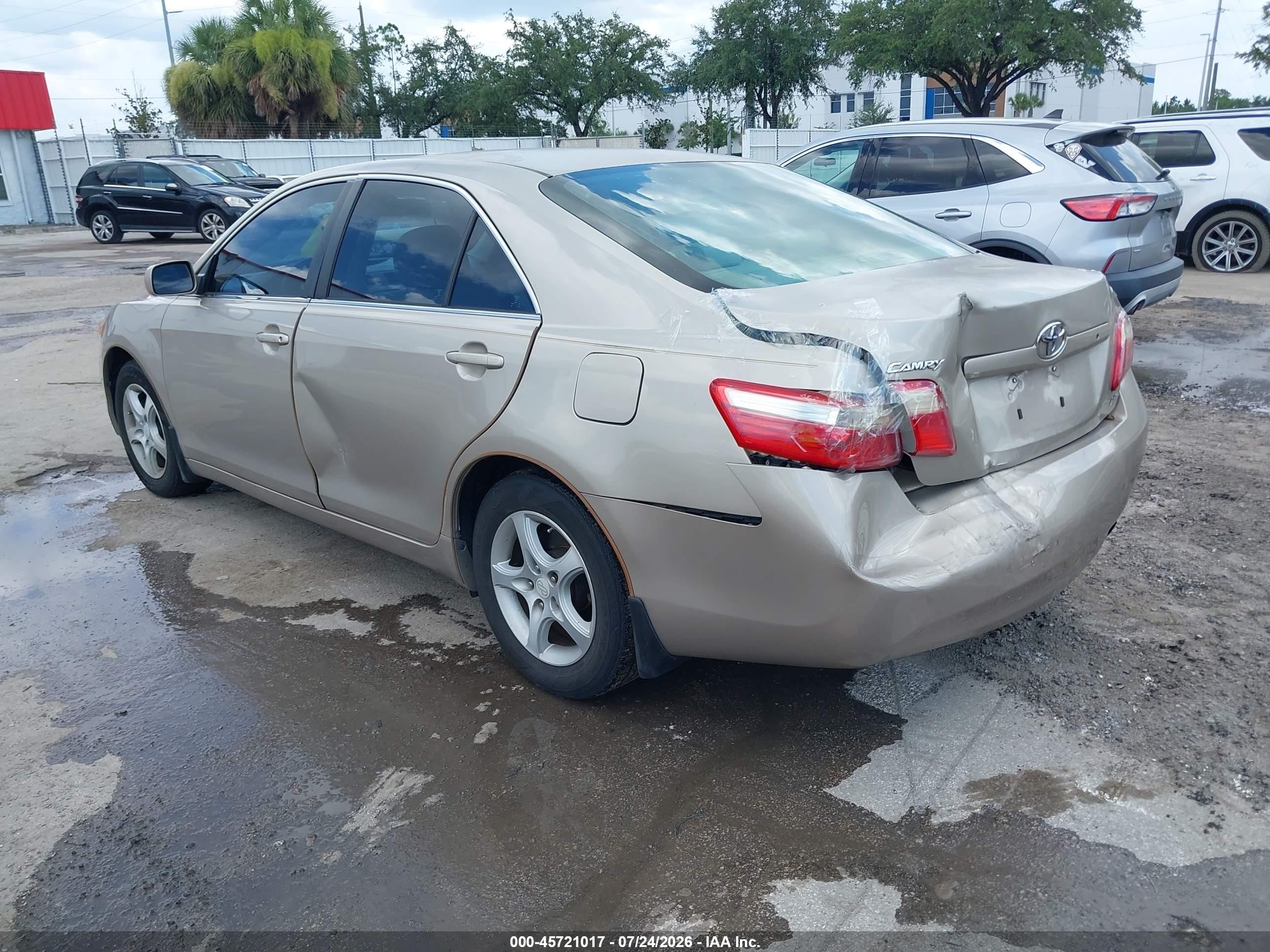 2007 Toyota Camry Le Gold vin: 4T1BE46K37U504115