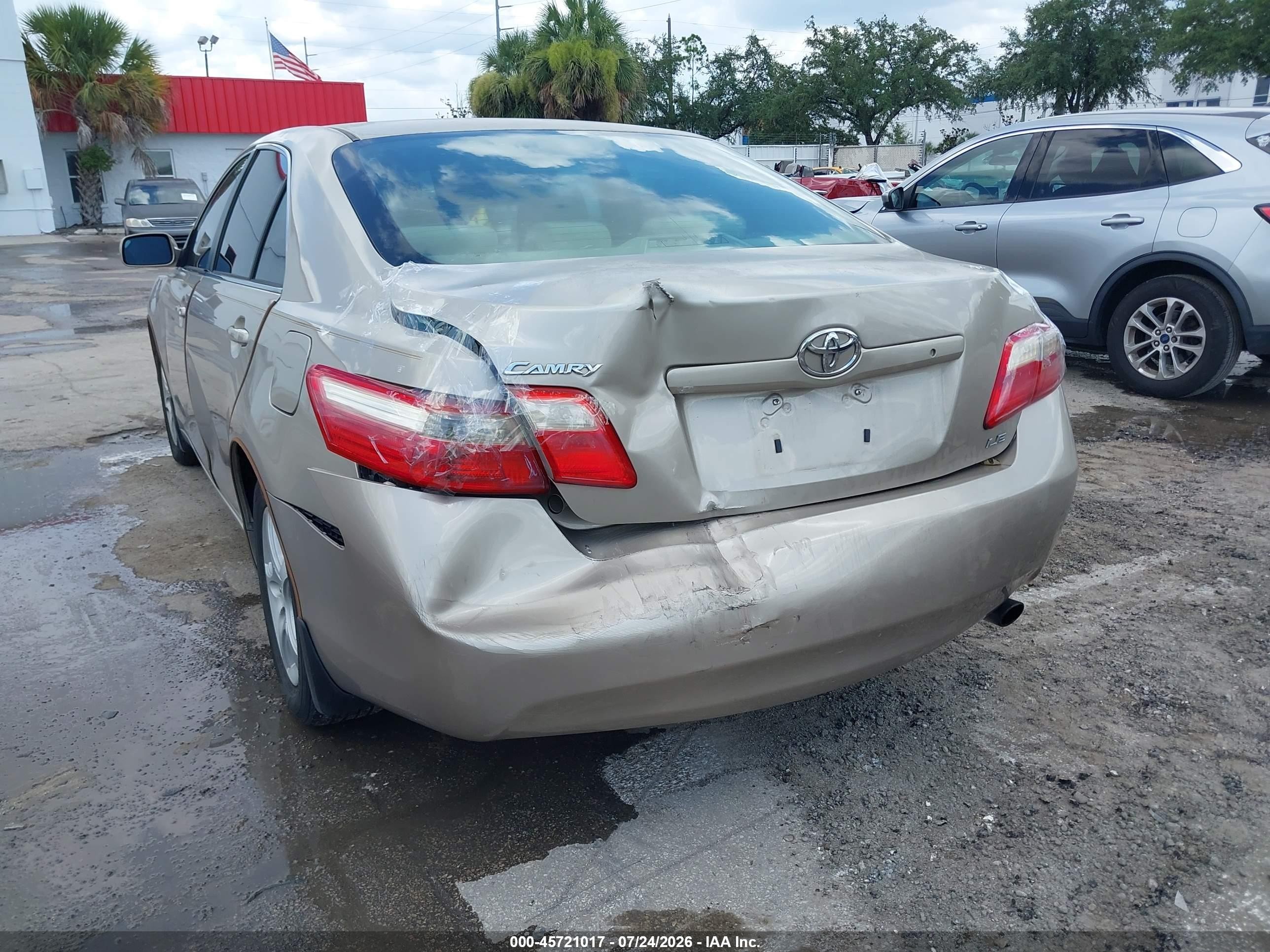 2007 Toyota Camry Le Gold vin: 4T1BE46K37U504115
