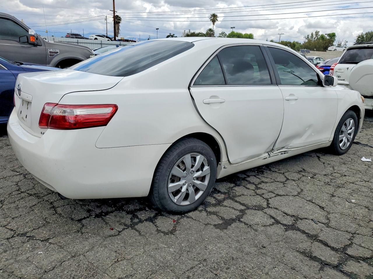 2007 Toyota Camry Le White vin: 4T1BE46K37U525904