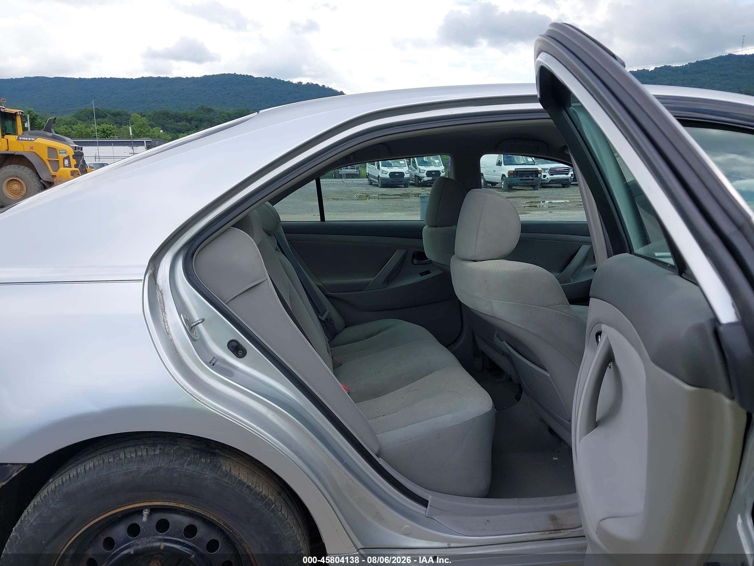 2007 Toyota Camry Le Silver vin: 4T1BE46K37U584192