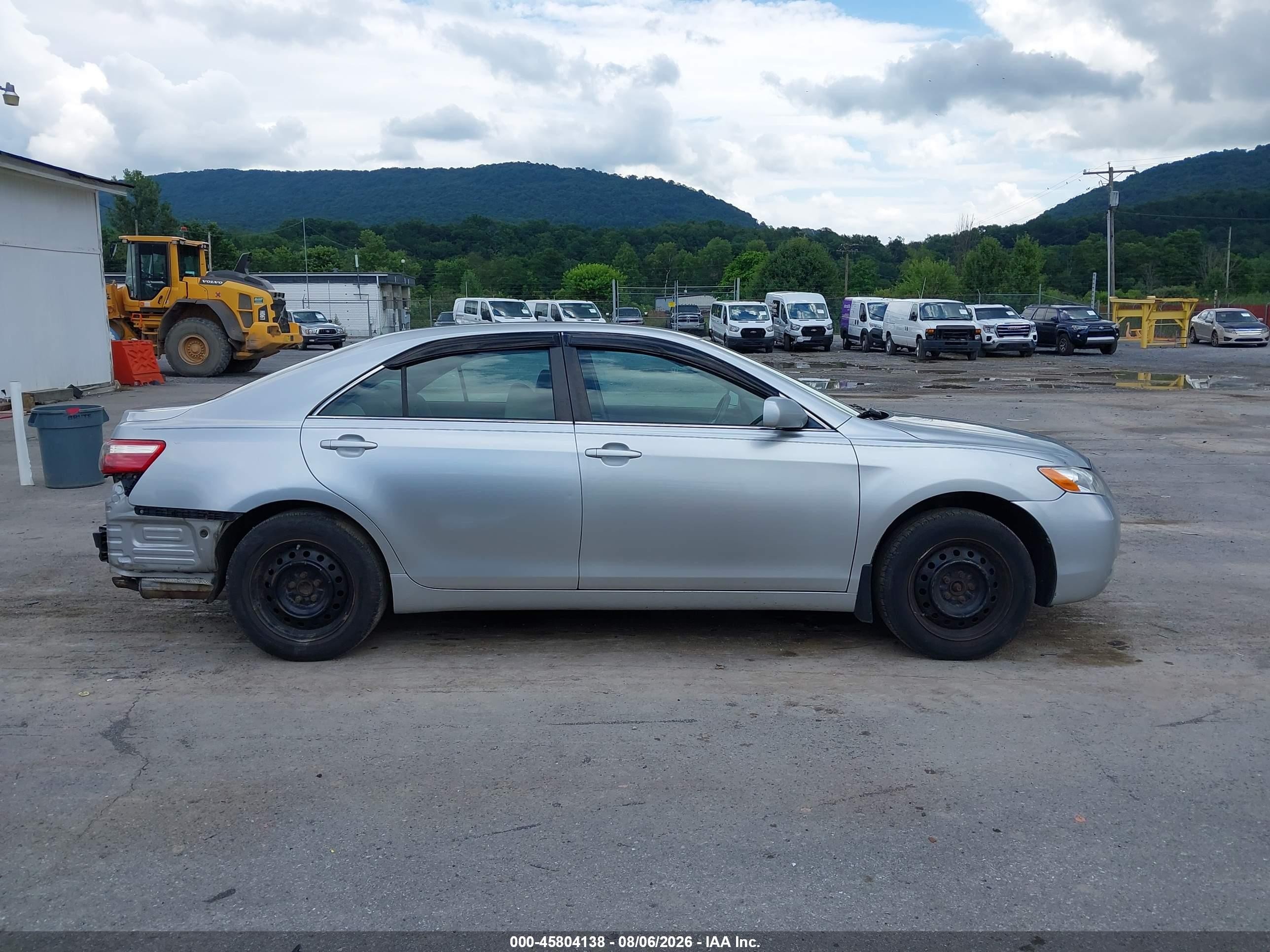 2007 Toyota Camry Le Silver vin: 4T1BE46K37U584192