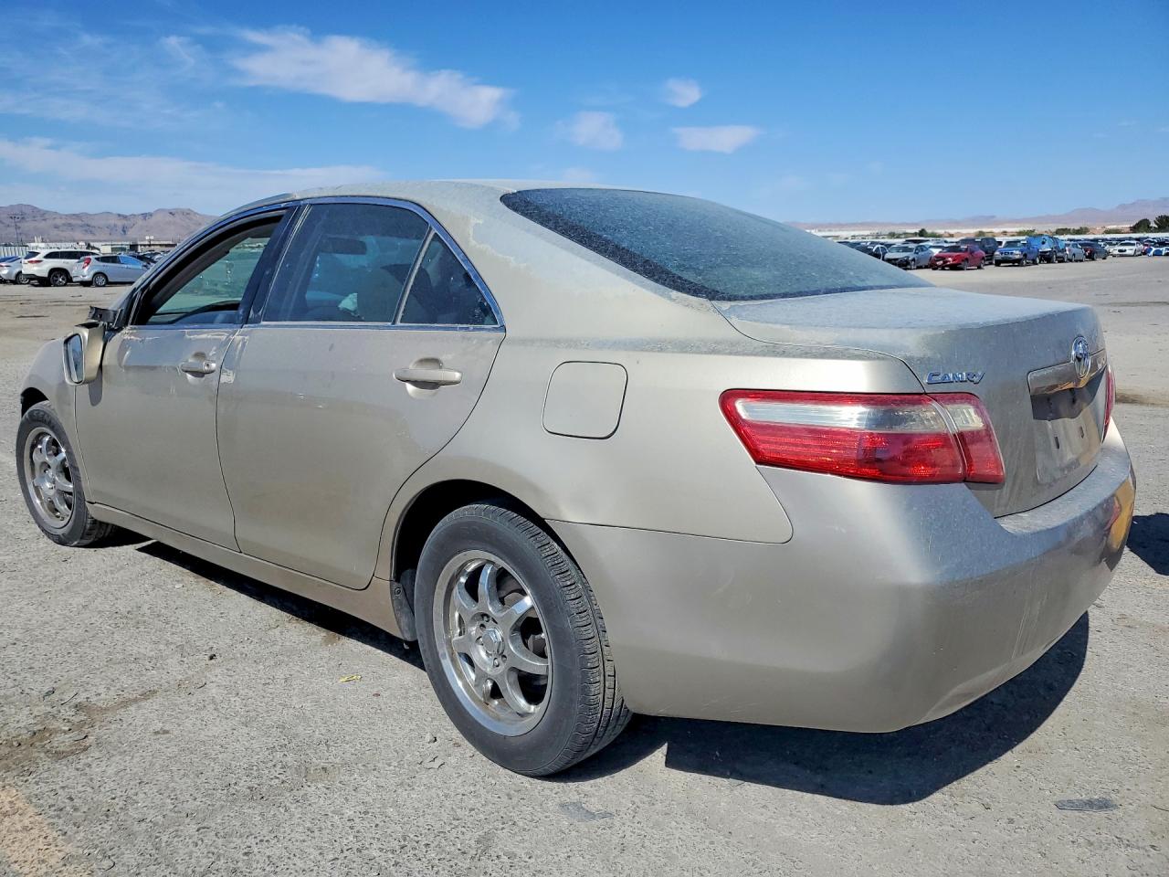 2007 Toyota Camry Le Gold vin: 4T1BE46K37U584581