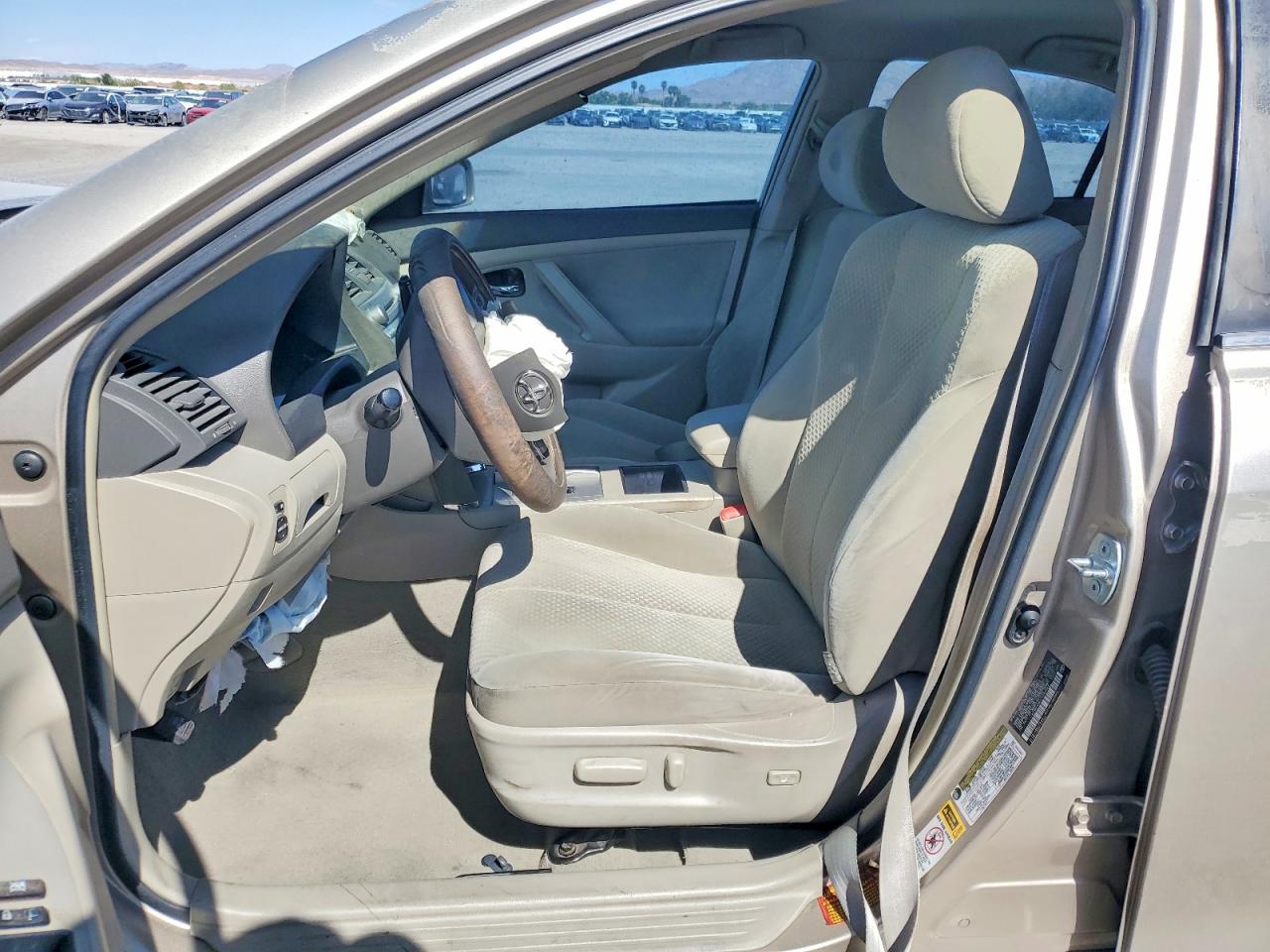 2007 Toyota Camry Le Gold vin: 4T1BE46K37U584581