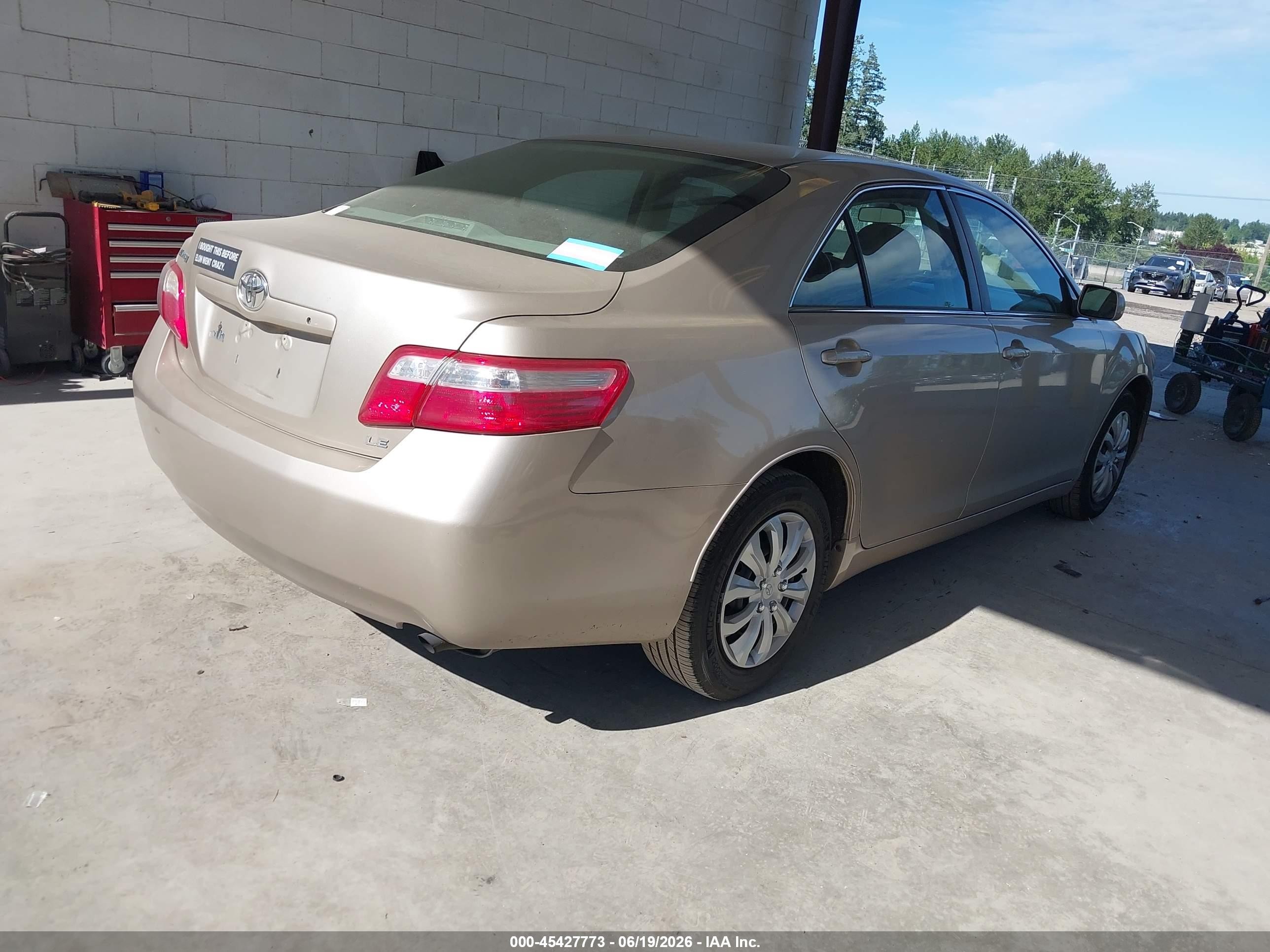 2007 Toyota Camry Le Gold vin: 4T1BE46K37U655052