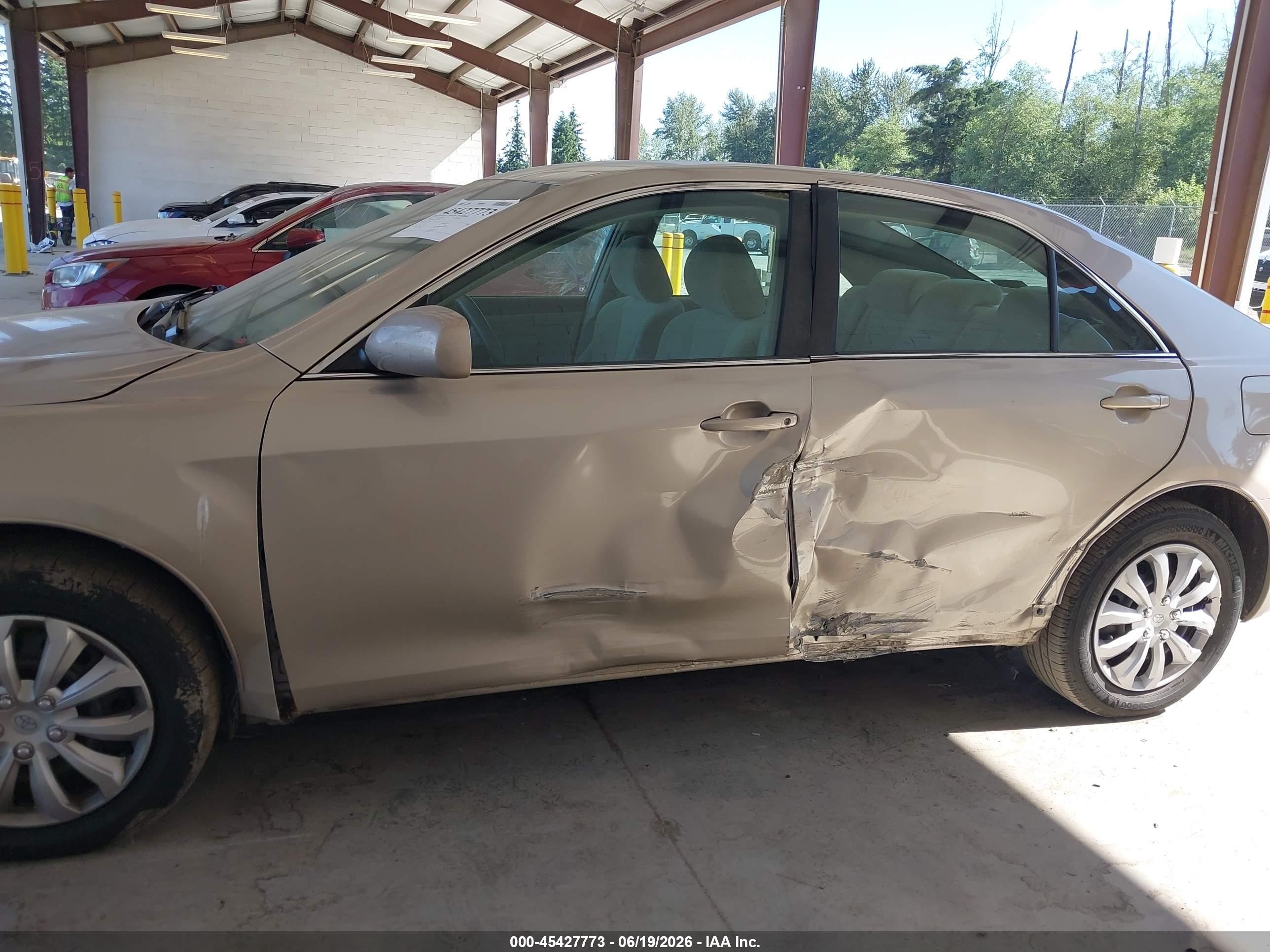 2007 Toyota Camry Le Gold vin: 4T1BE46K37U655052