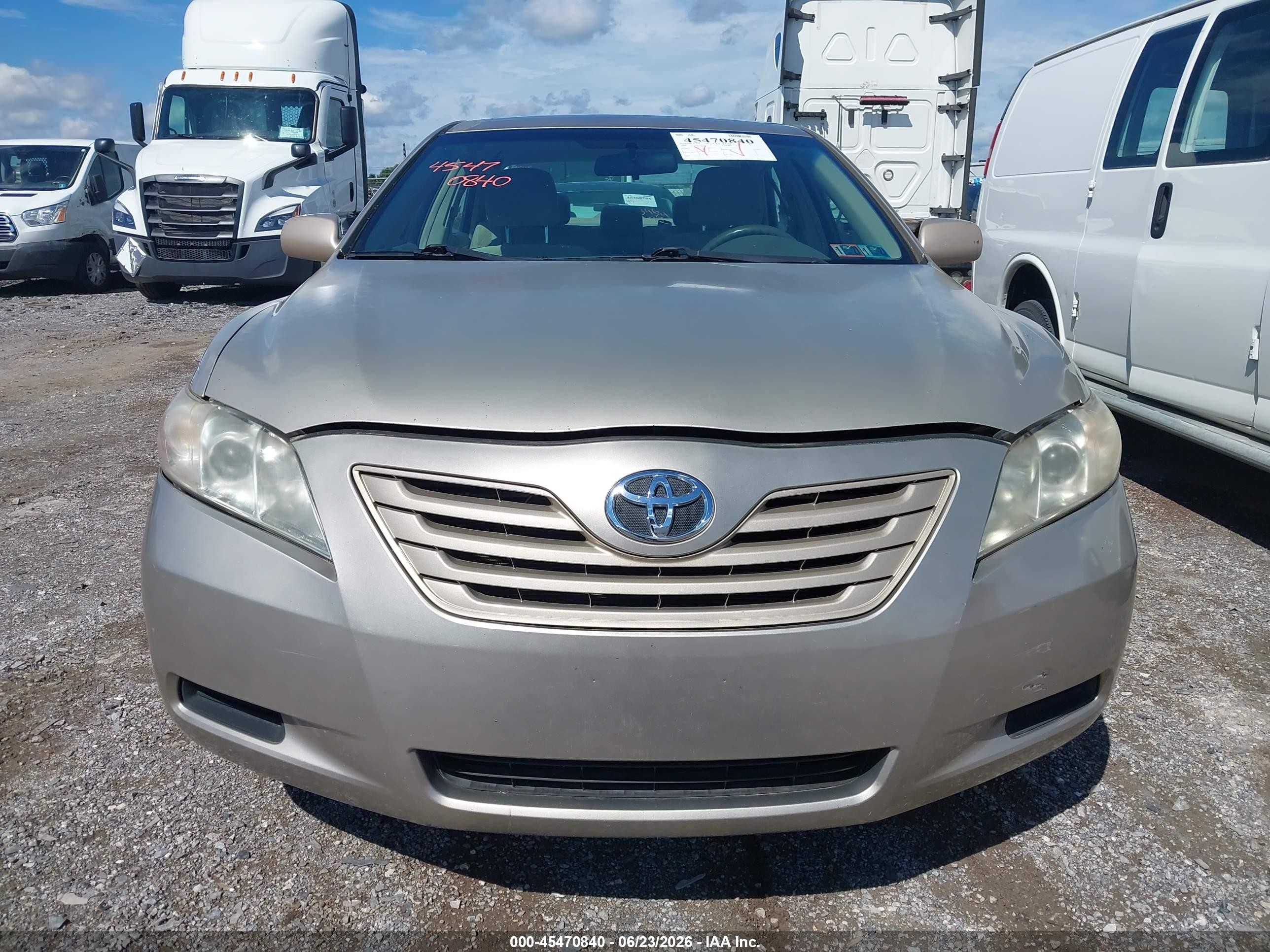 2008 Toyota Camry Le Gold vin: 4T1BE46K38U230142