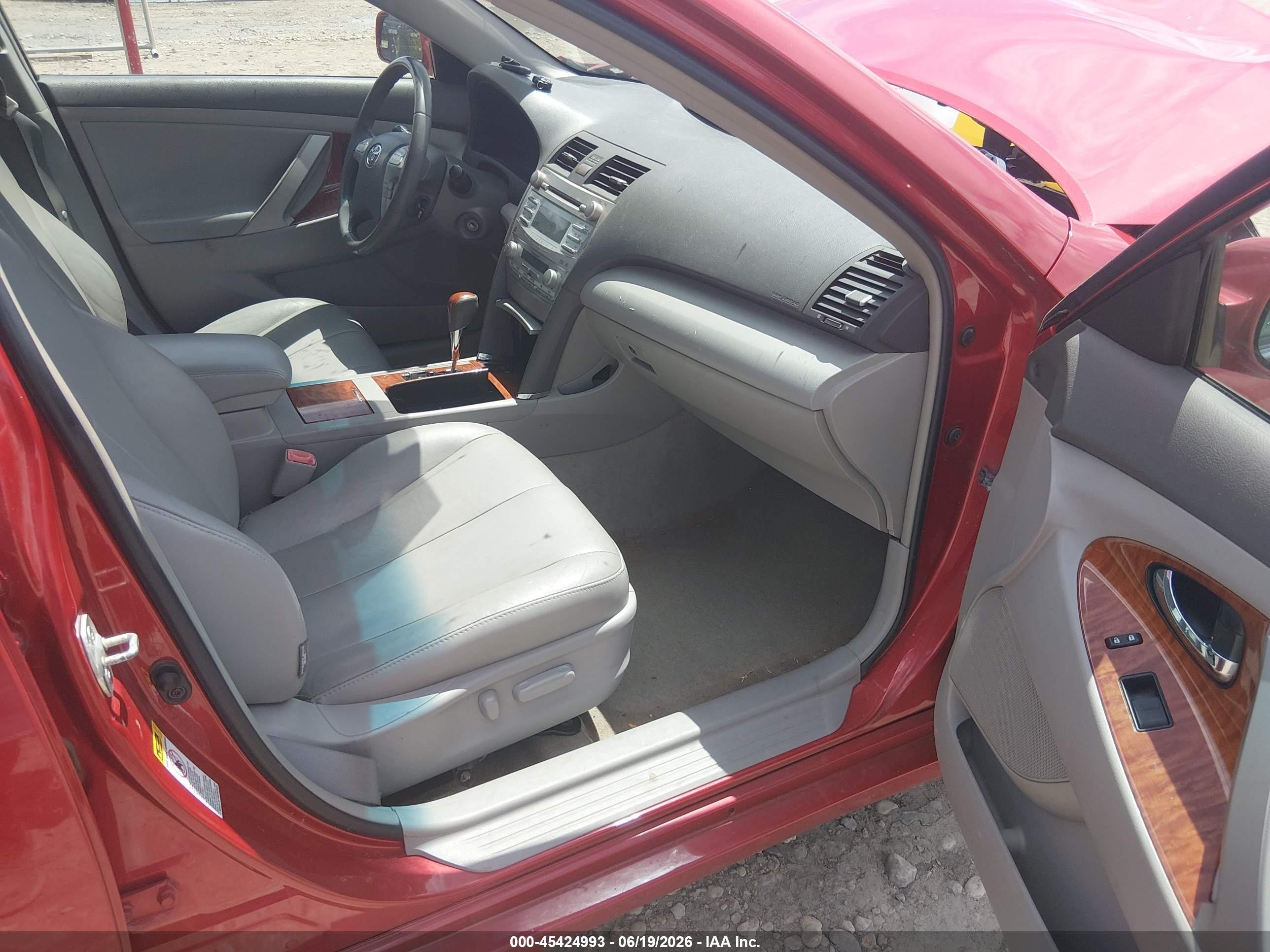 2008 Toyota Camry Xle Red vin: 4T1BE46K38U248043