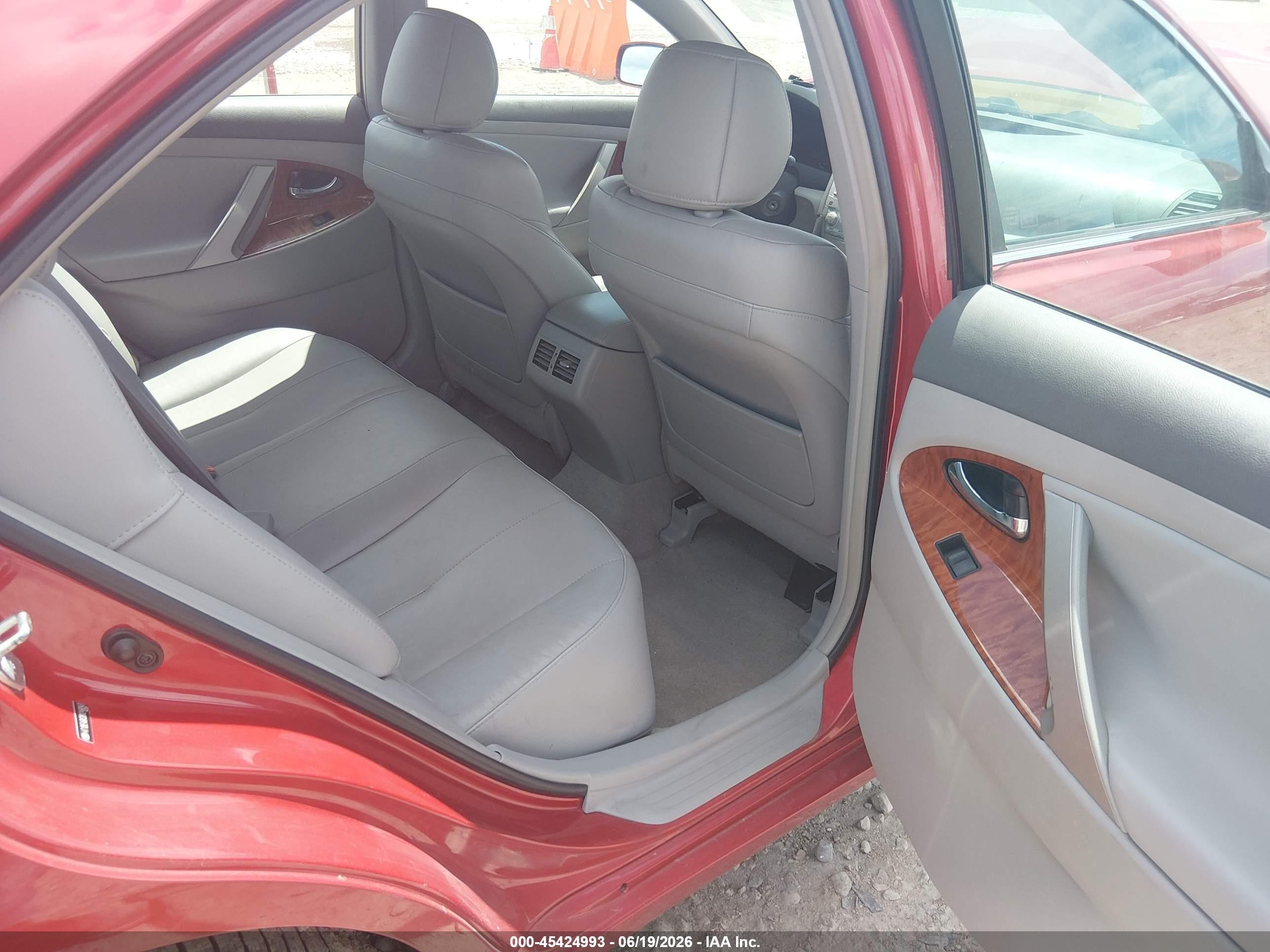 2008 Toyota Camry Xle Red vin: 4T1BE46K38U248043