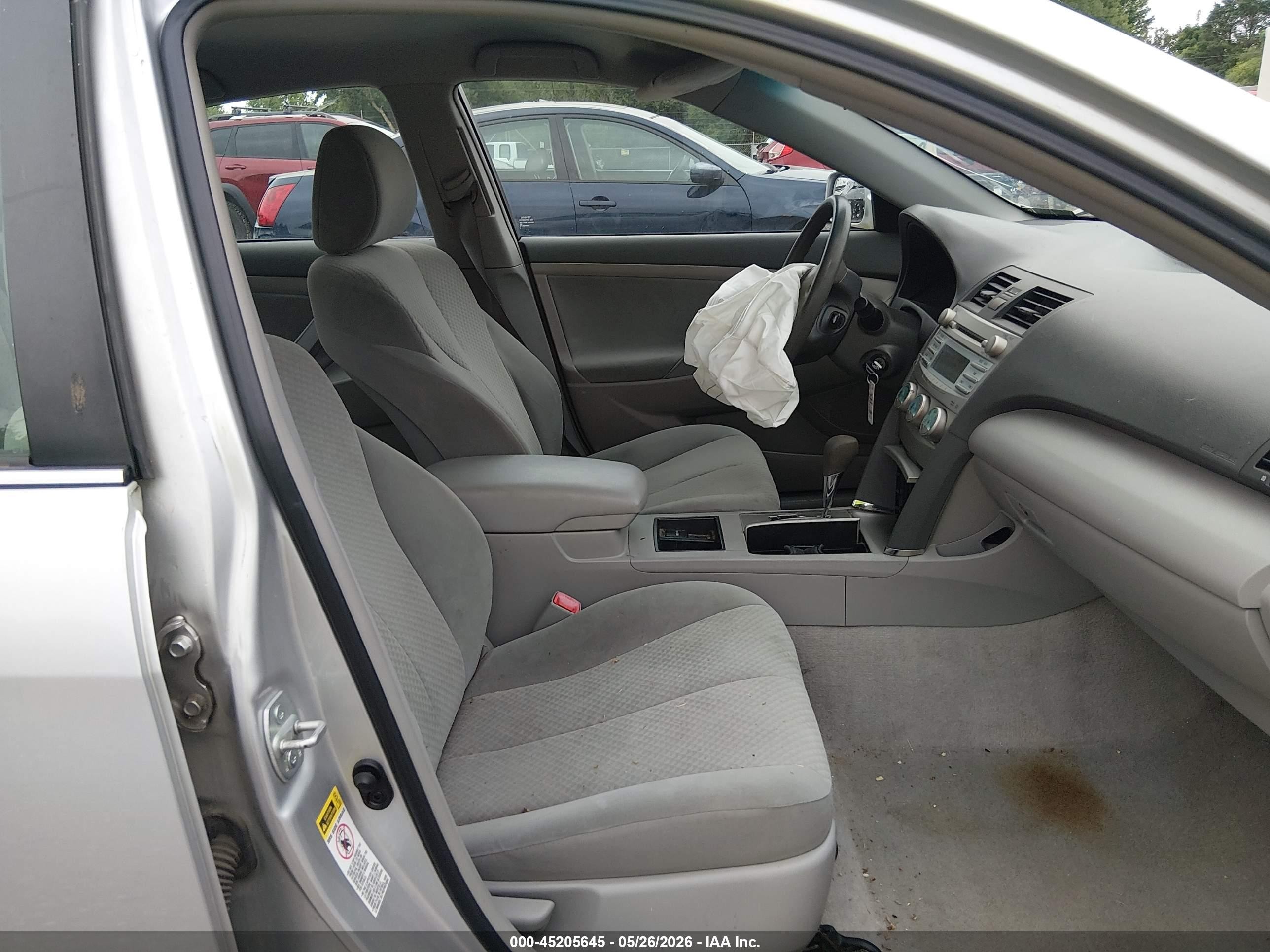 2009 Toyota Camry Le Silver vin: 4T1BE46K39U280962