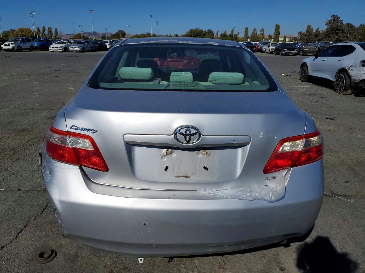 2009 Toyota Camry Le Silver vin: 4T1BE46K39U353294