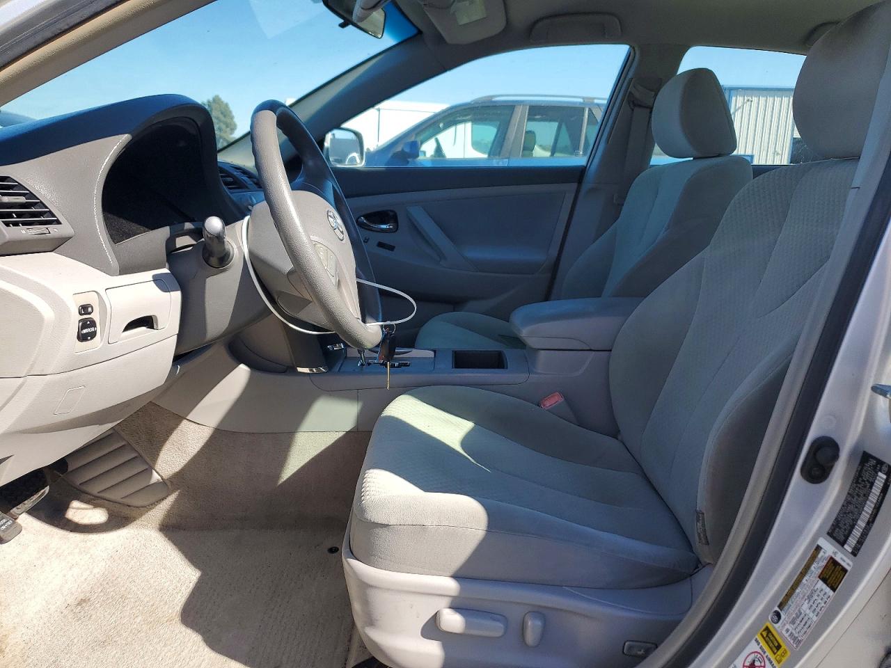2009 Toyota Camry Le Silver vin: 4T1BE46K39U353294