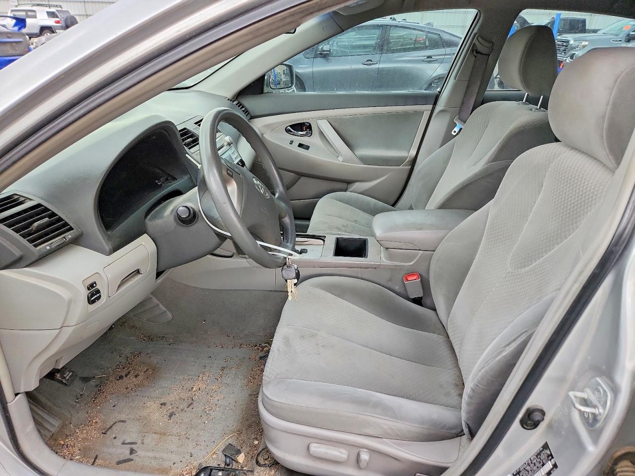 2009 Toyota Camry Le Silver vin: 4T1BE46K39U830919