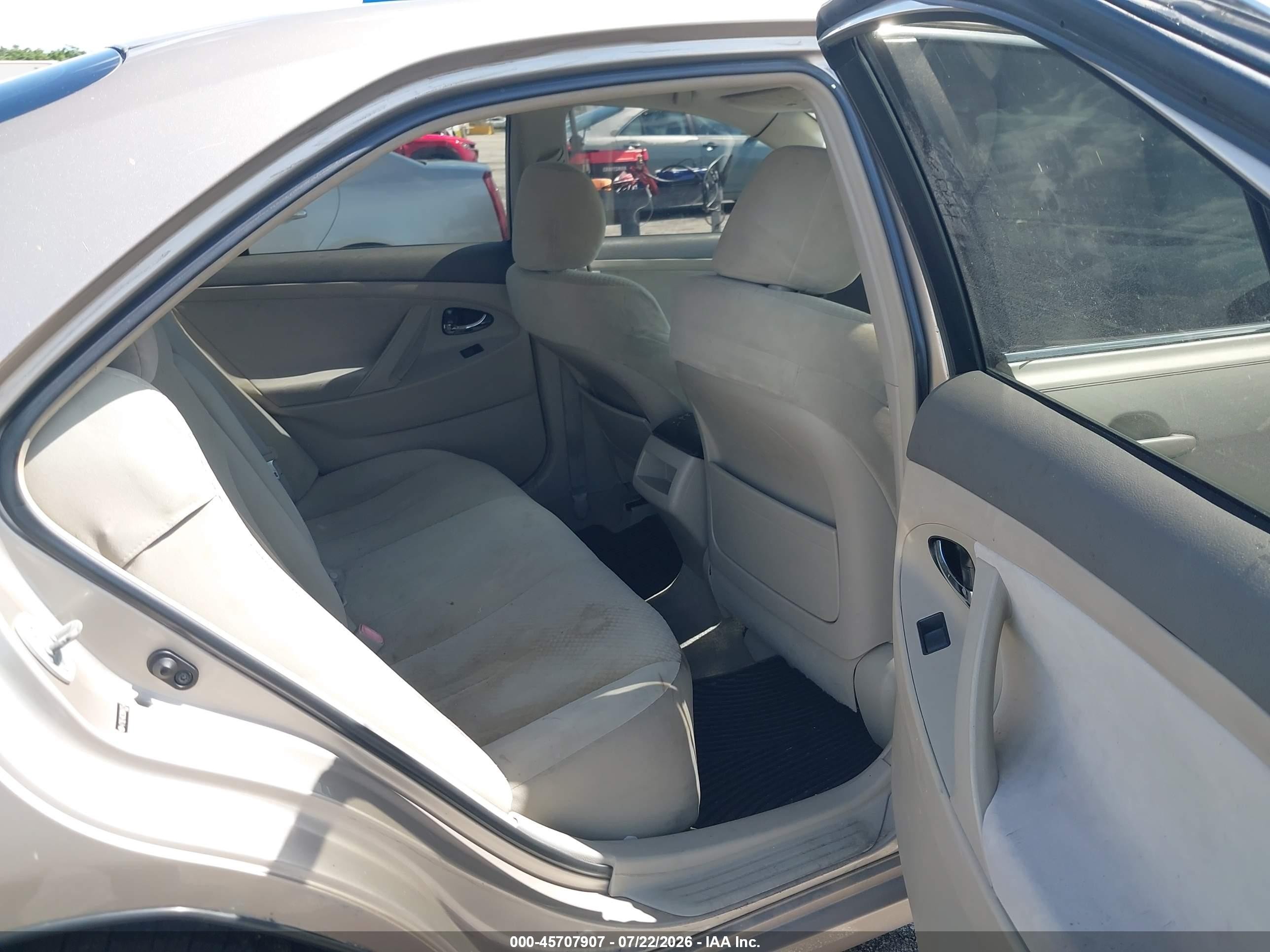 2009 Toyota Camry Le Золотой vin: 4T1BE46K39U840754