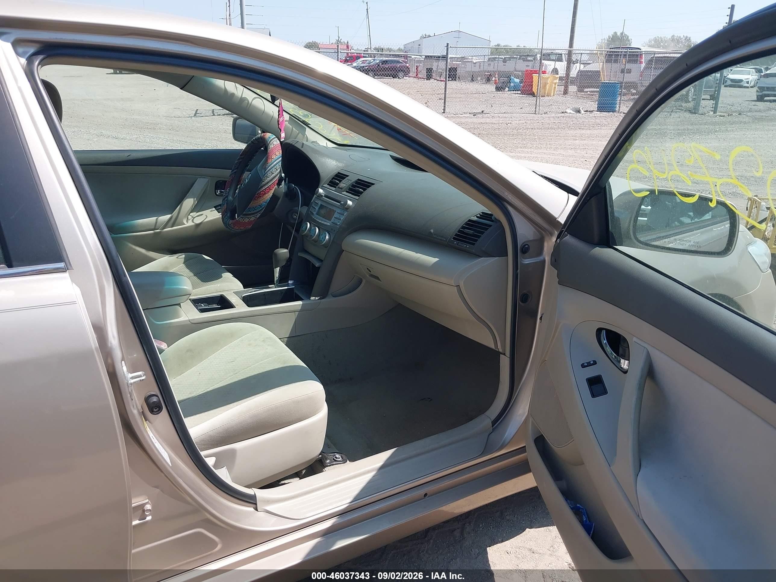 2009 Toyota Camry Le Tan vin: 4T1BE46K39U858719