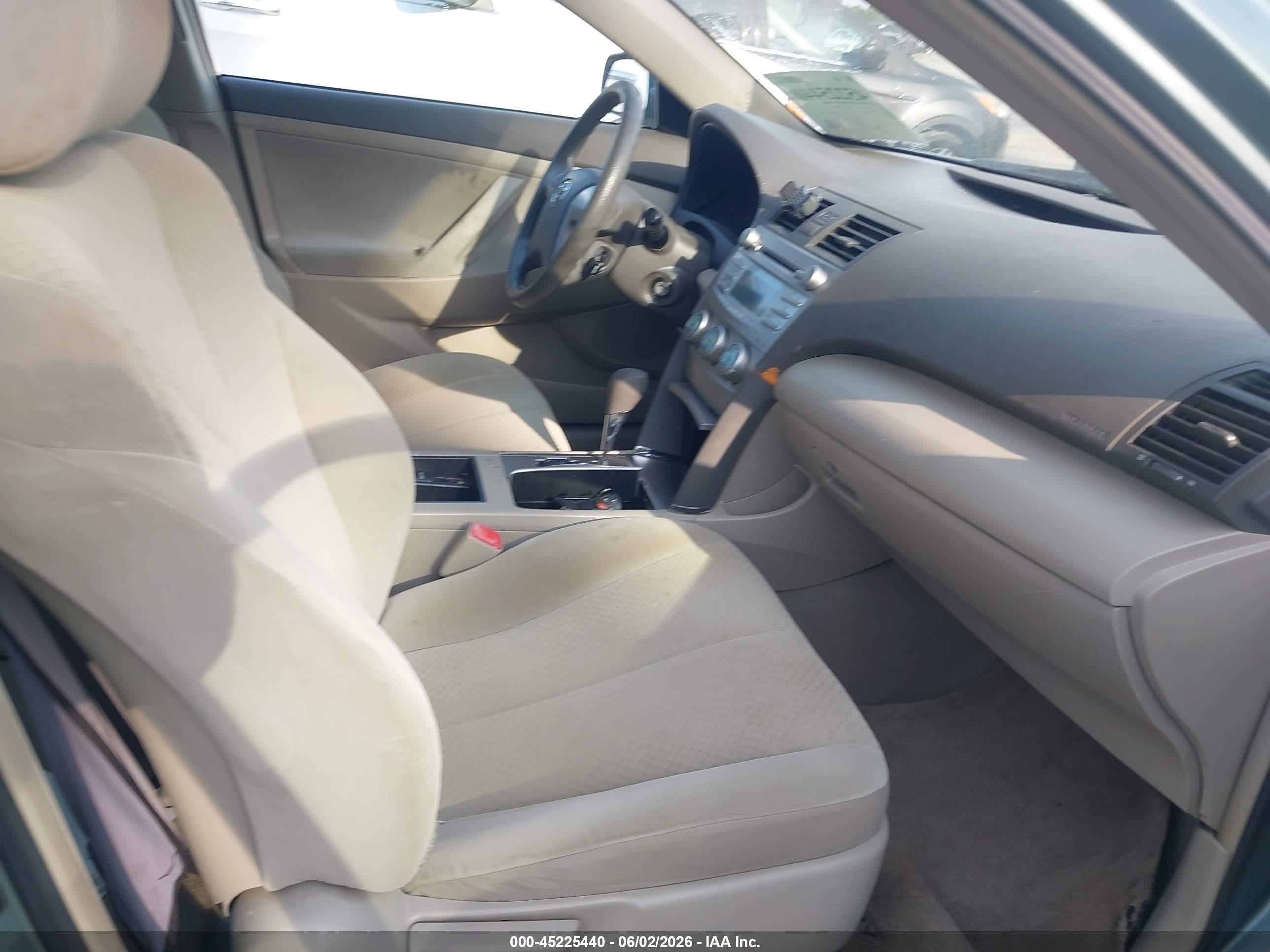 2009 Toyota Camry Le Blue vin: 4T1BE46K39U915517