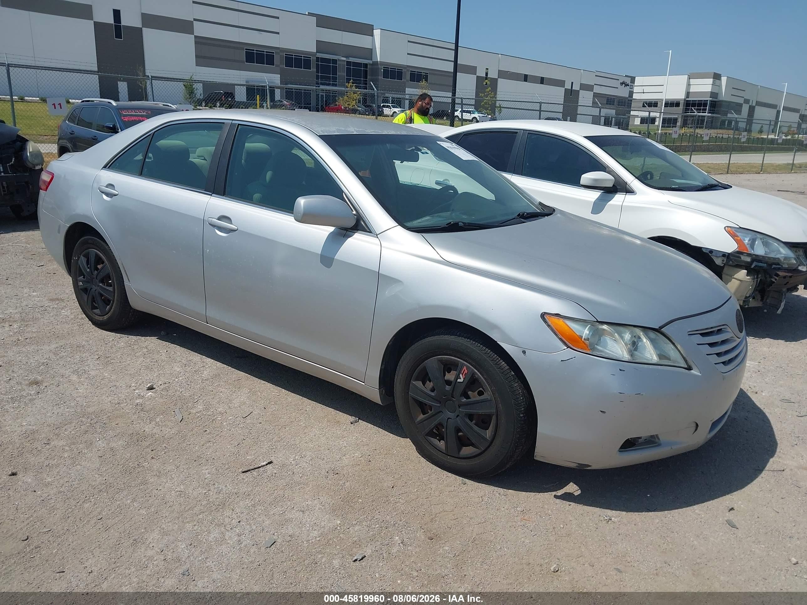 2007 Toyota Camry Le Silver vin: 4T1BE46K47U006957