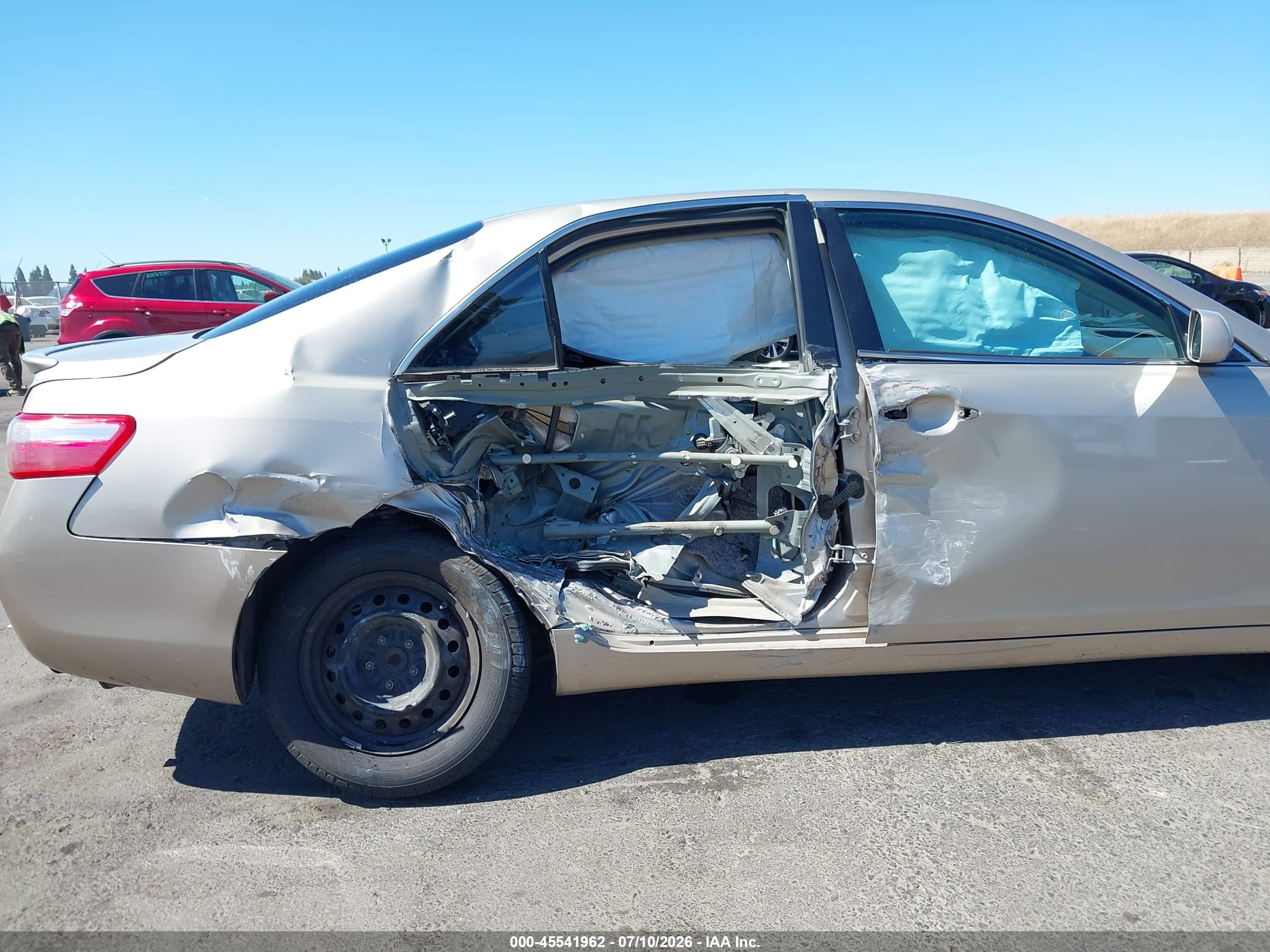 2007 Toyota Camry Le Золотой vin: 4T1BE46K47U065216