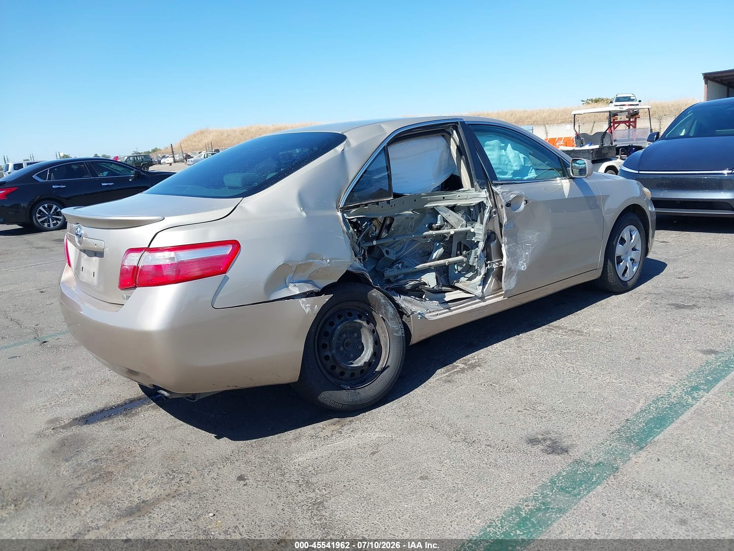 2007 Toyota Camry Le Золотой vin: 4T1BE46K47U065216
