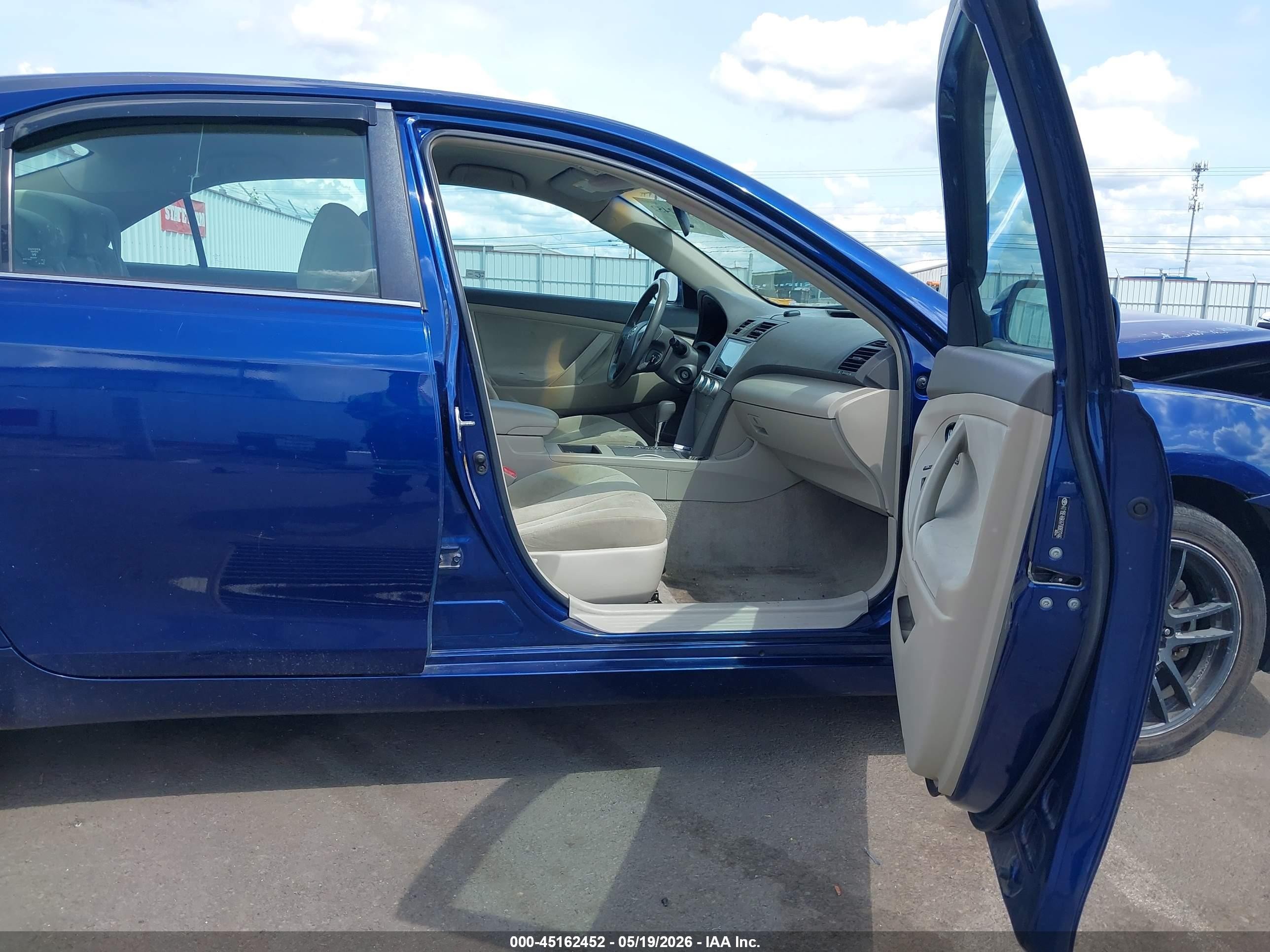 2007 Toyota Camry Le Blue vin: 4T1BE46K47U083246
