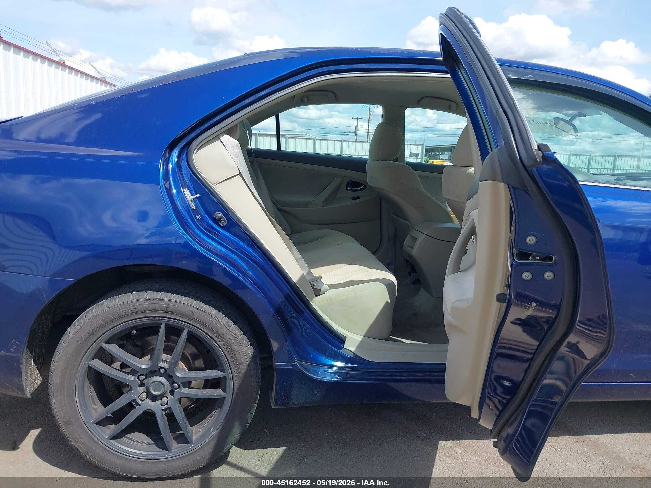 2007 Toyota Camry Le Blue vin: 4T1BE46K47U083246
