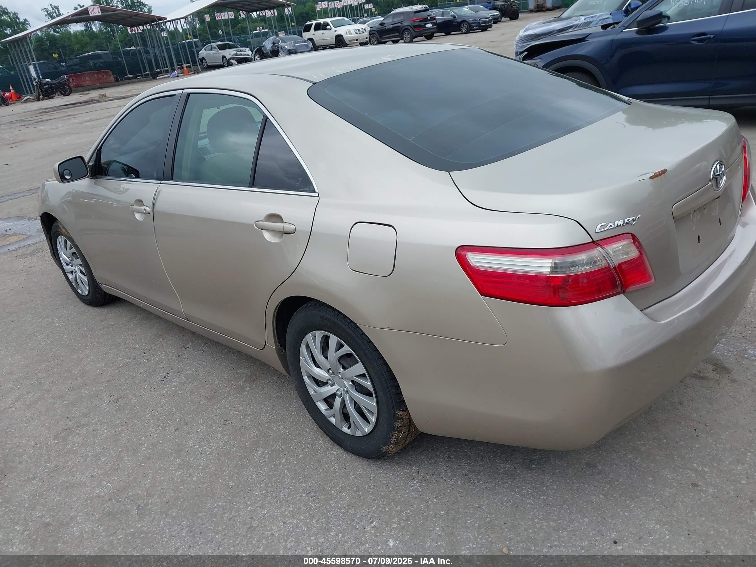 2007 Toyota Camry Le Gold vin: 4T1BE46K47U098085
