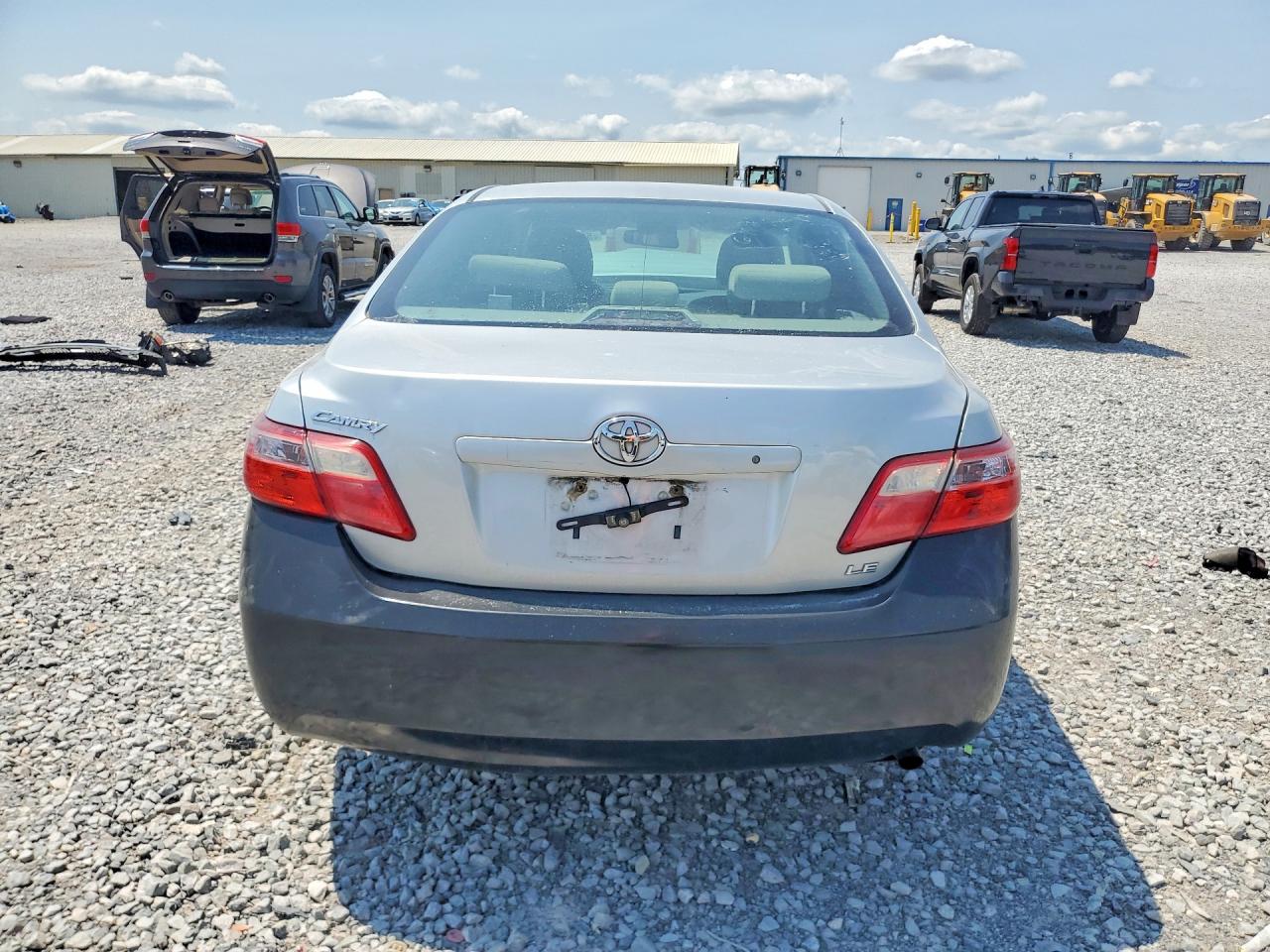 2007 Toyota Camry Le Silver vin: 4T1BE46K47U169544