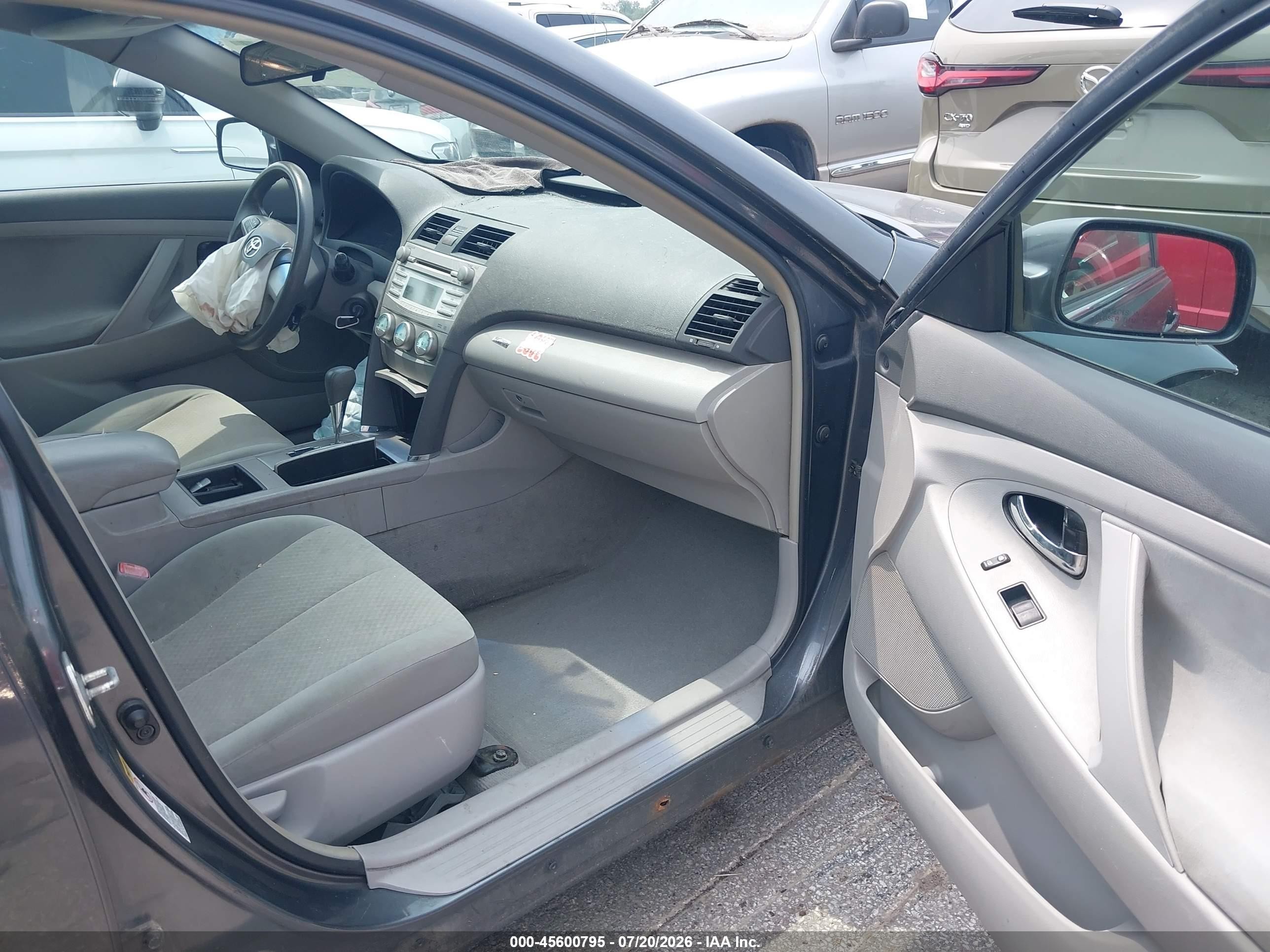 2007 Toyota Camry Le Gray vin: 4T1BE46K47U595699